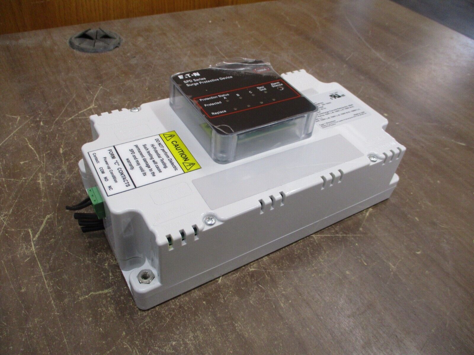 Eaton SPD Series Surge Protective Device SPD100208Y2C 120/208V 60Hz Used