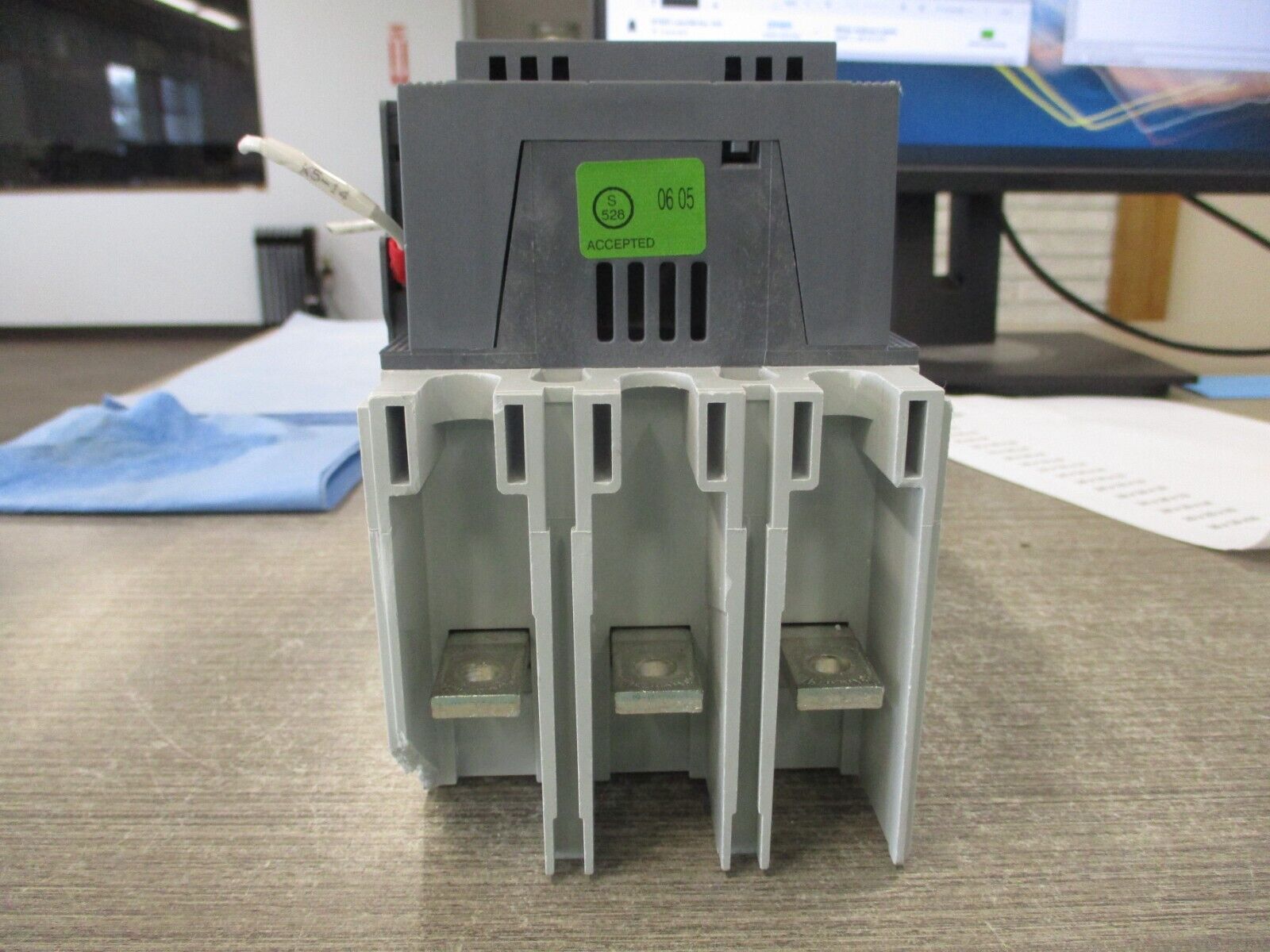 ABB  Contactor  AF145-30  20-60VDC Coil  230A  600V  Used