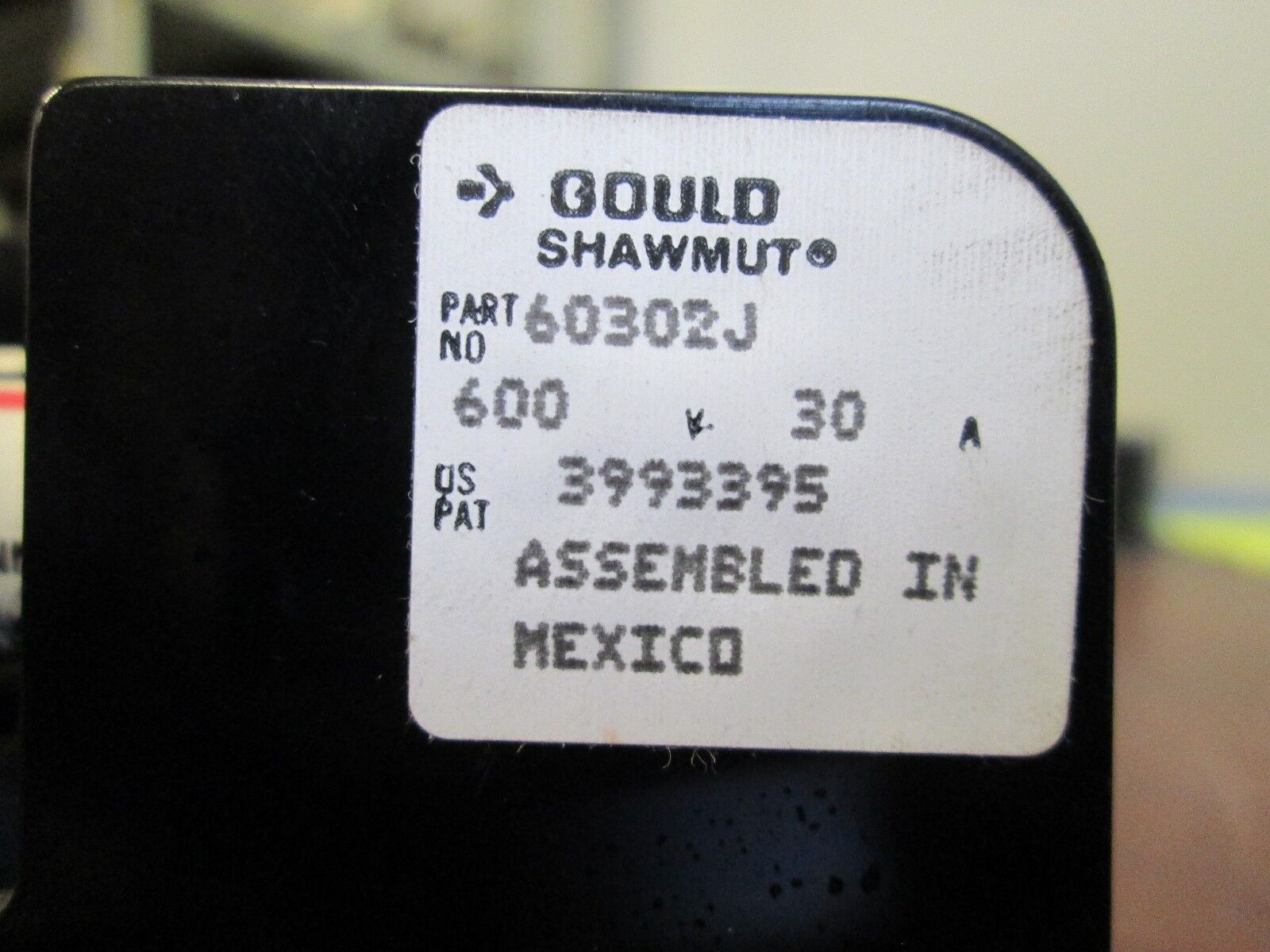 Gould/Shawmut Fuse Block 60302J 30A 600V 4P   JHC 3 Fuses   Used