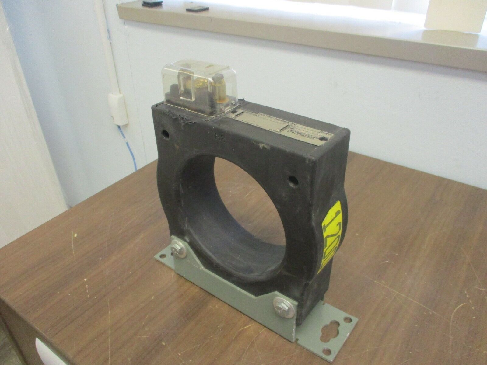 Westinghouse Type CLC Current Transformer 7524A60G03 Ratio 1200:5A 600V 25-60Hz