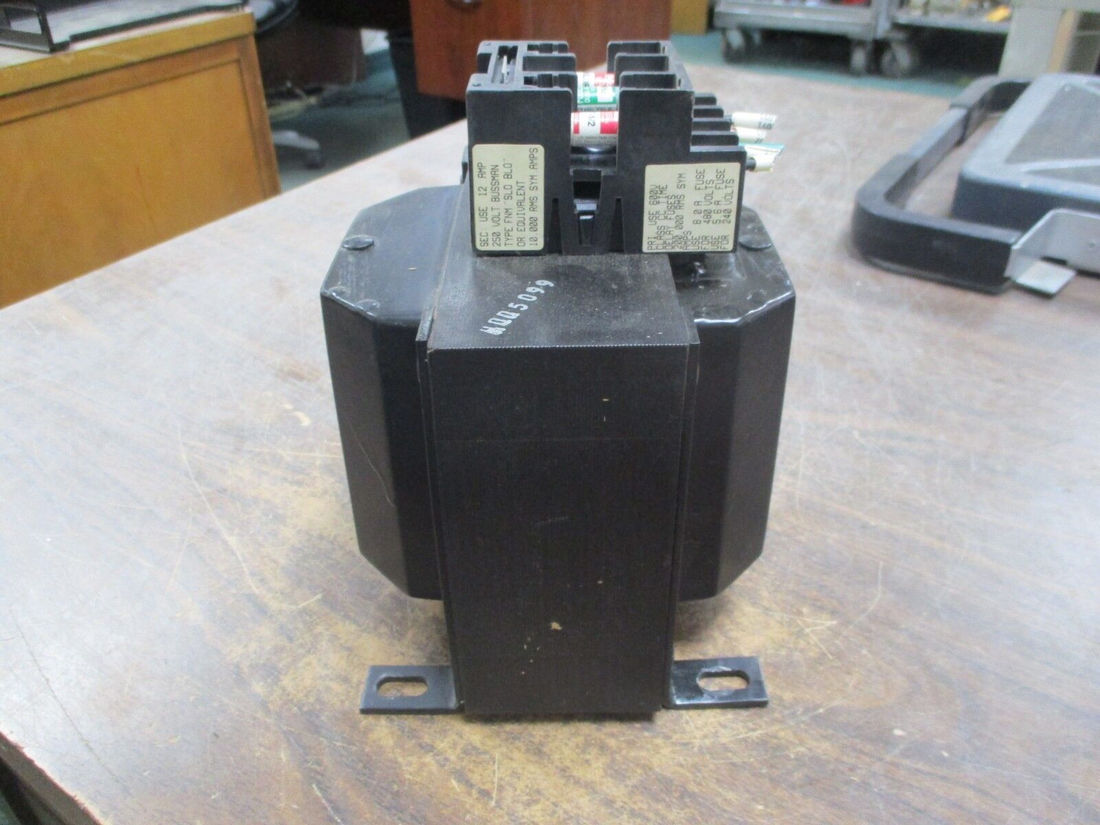 Hevi-Duty Control Transformer E8503PBX 0.850KVA Pri:240/480V Sec:120V 50/60Hz