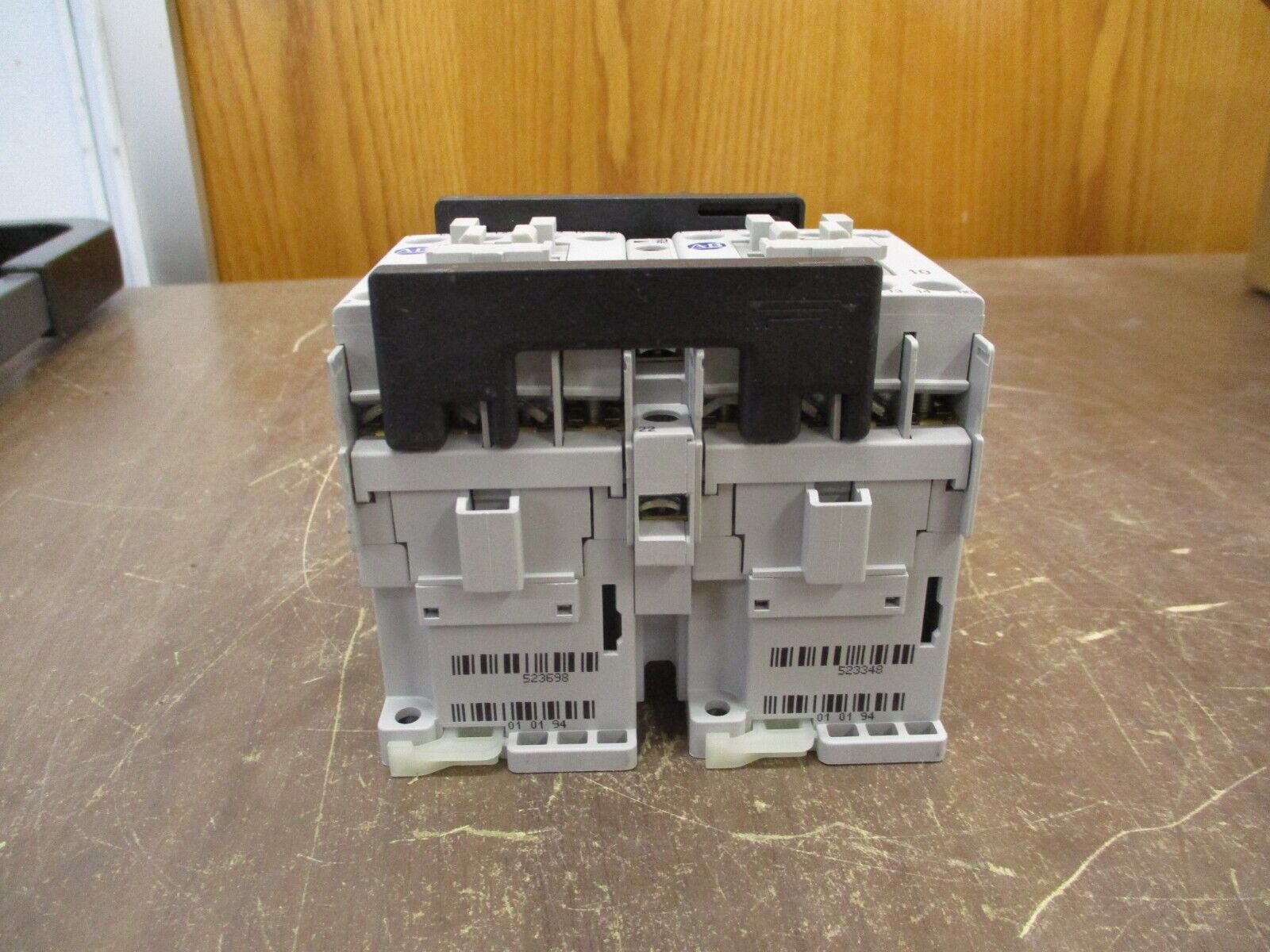 Allen-Bradley Reversing Contactor 104-C09EJ22 Ser. B 24VDC Coil New Surplus