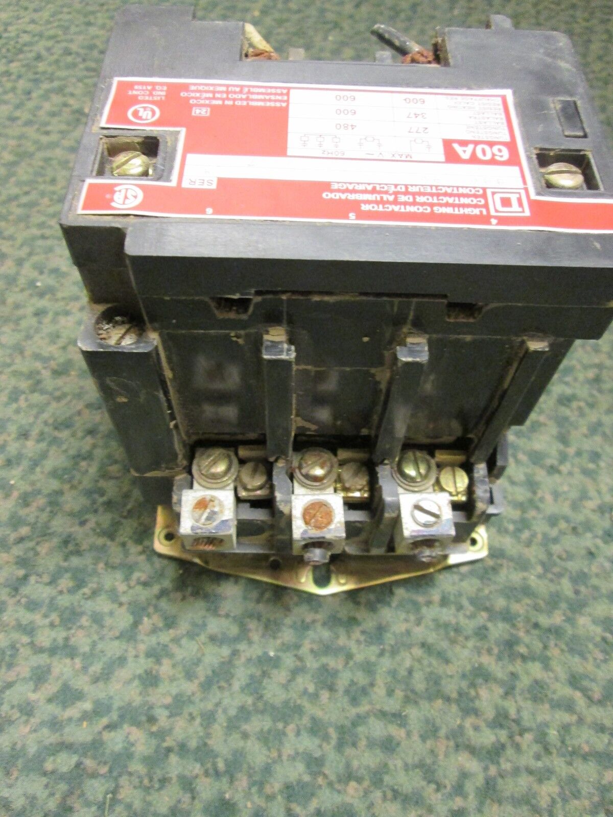 Square D Lighting Contactor 8903SP02 60A 120V coil 3P Used