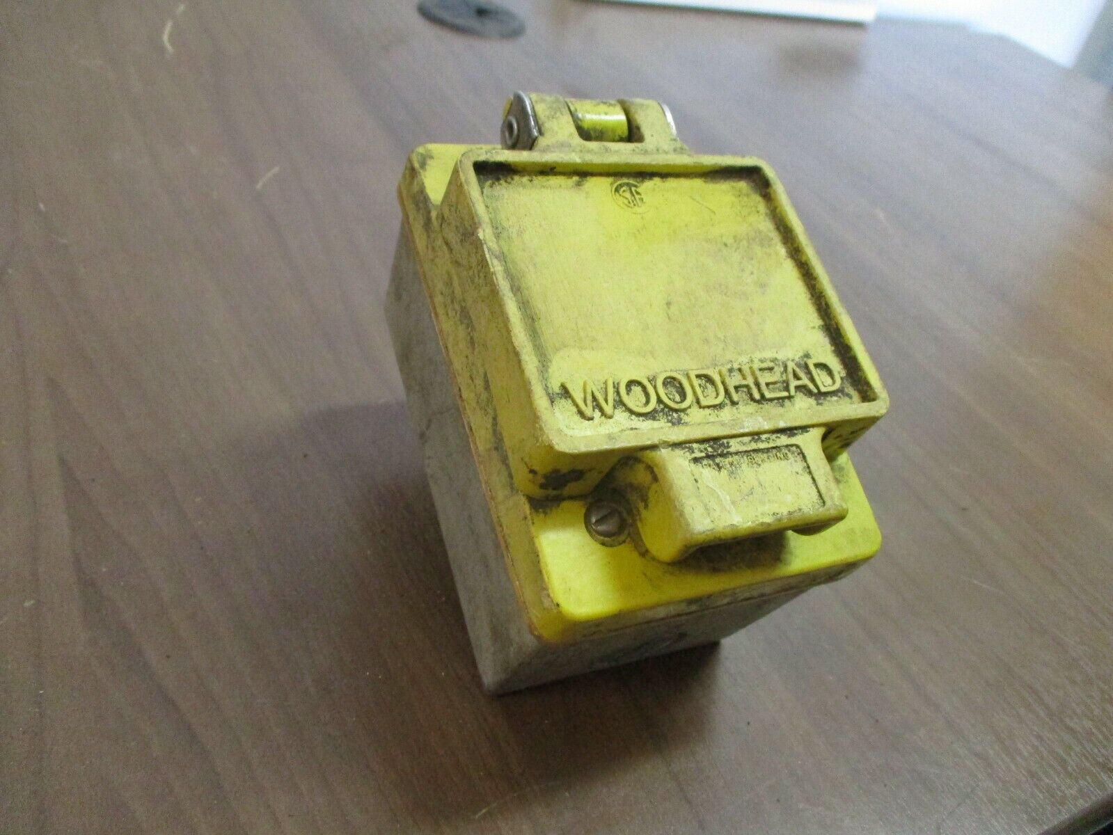 Woodhead / Hubbell Wet Location Receptacle 70-5700 20A 480V Used