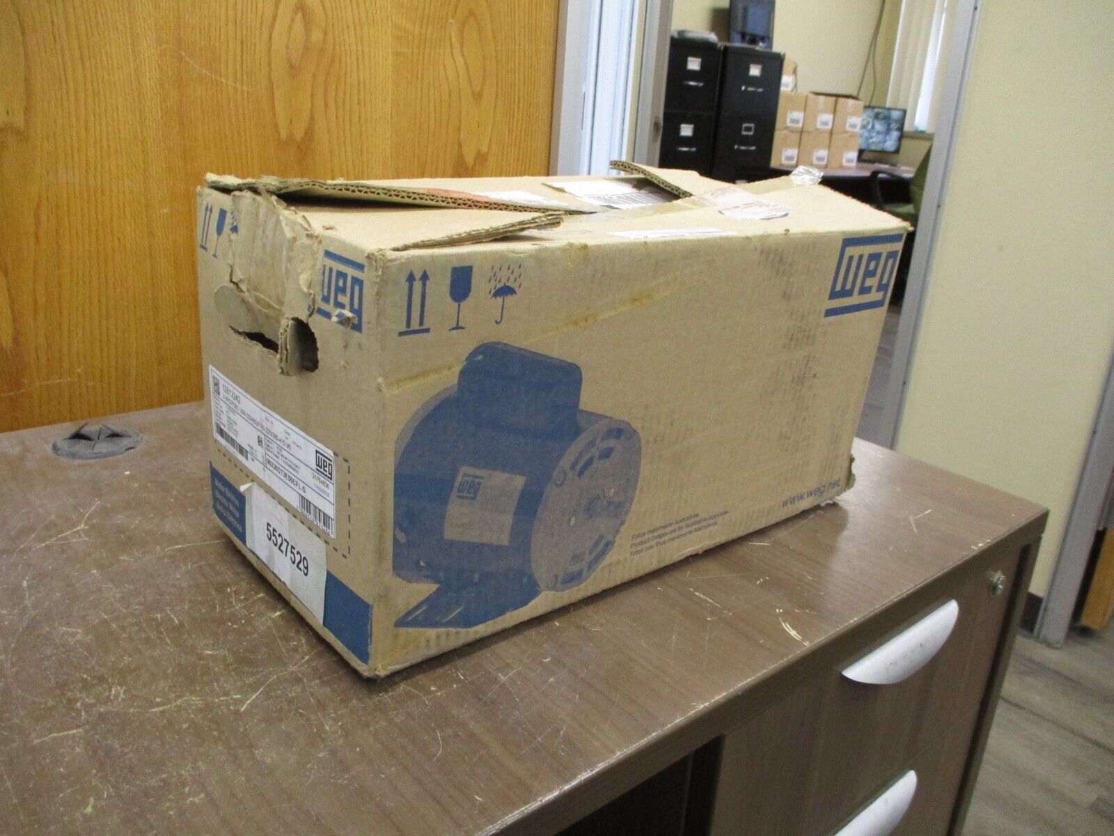 WEG Motor 12812242 2HP 3600RPM 208-230/460V 5.35-4.84/2.42A 60Hz 3Ph New Surplus