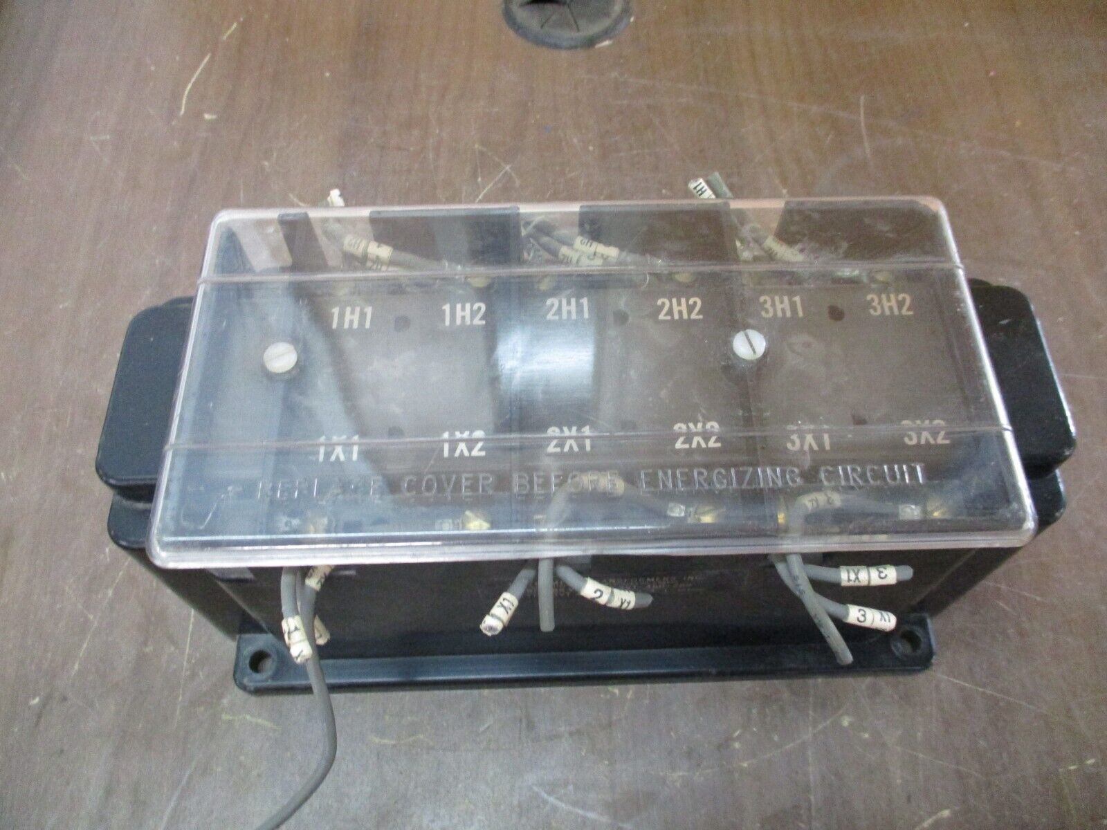 Instrument Transformers Potential Transformer 3VT-460-288 Pri: 288V Ratio: 2.4:1