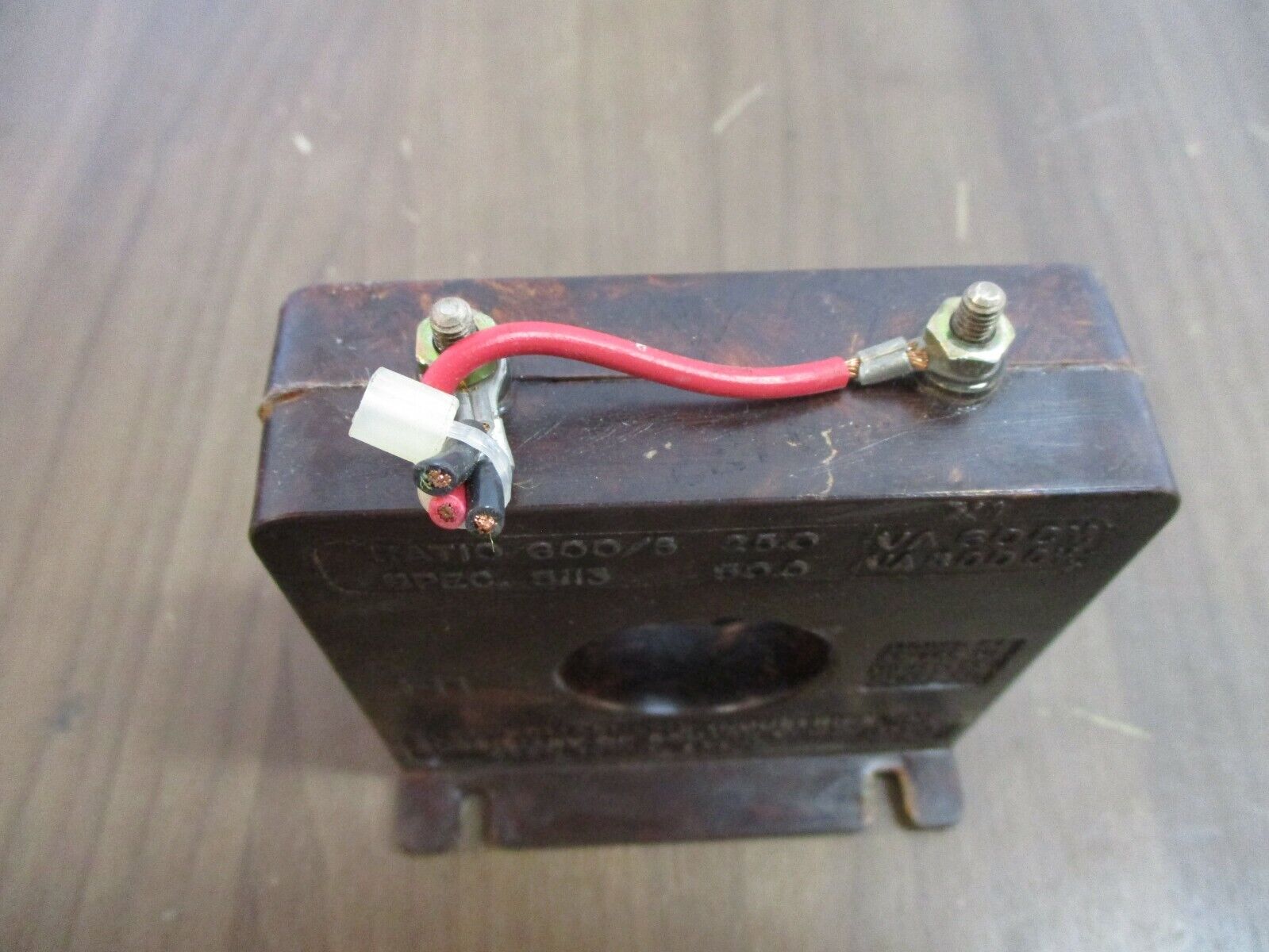 Square D Model 51 Current Transformer 5113 Ratio 600:5A 50-400Hz Used