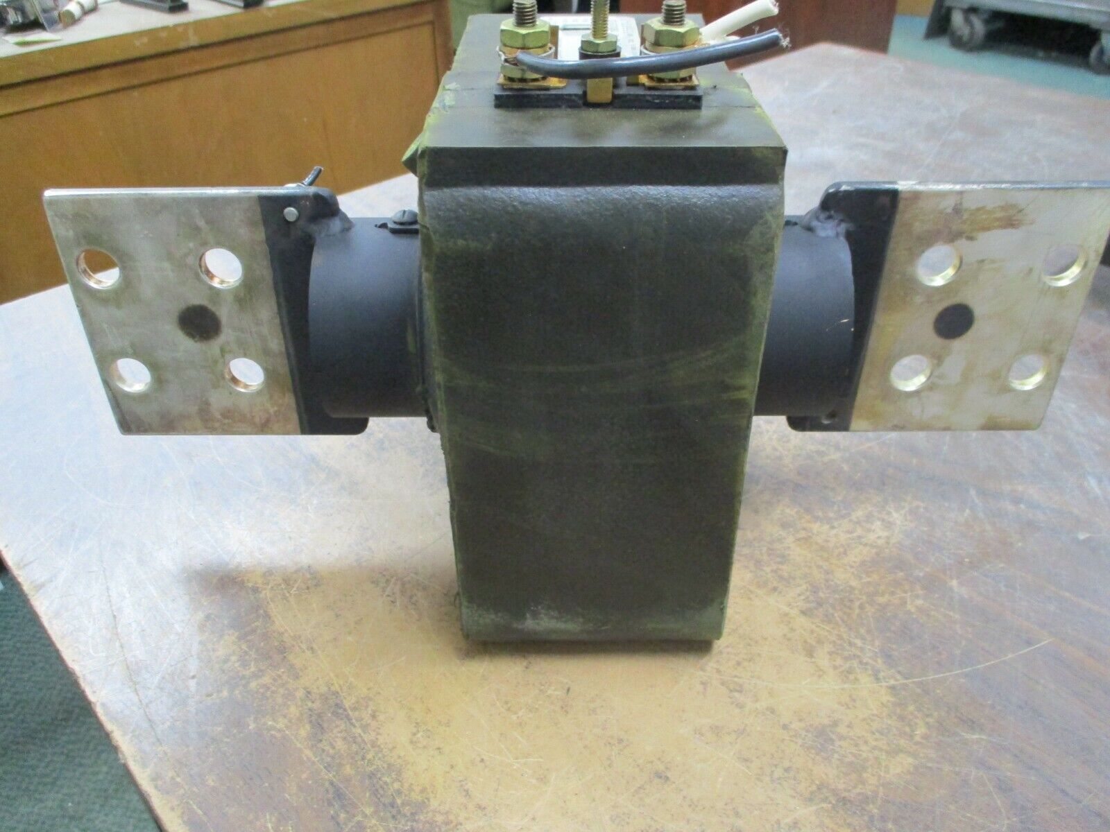 GE Current Transformer 750X28G13 Type:JCL-0 Ratio 1200:5 10KV BIL 50-60Hz Used