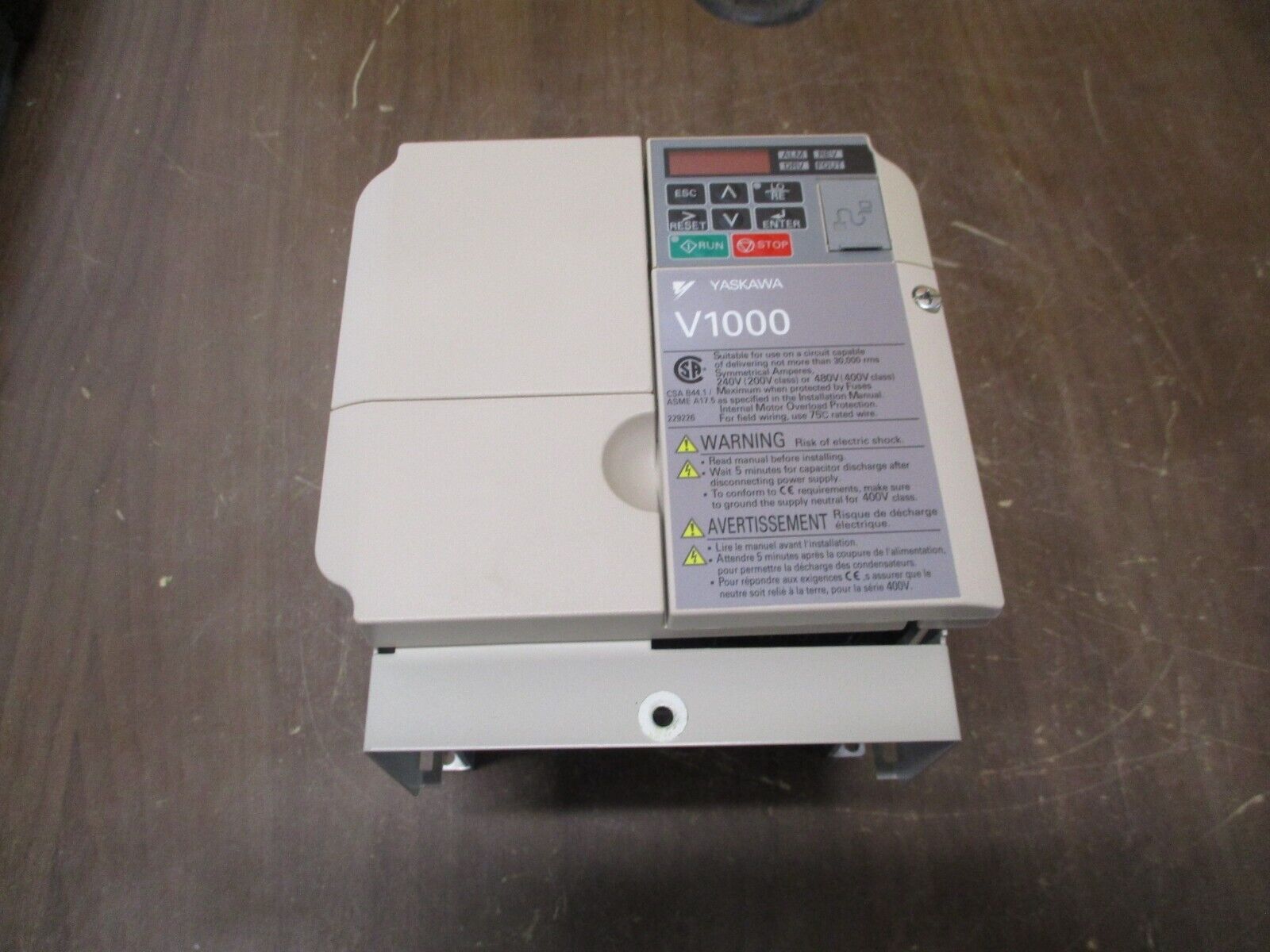 Yaskawa V1000 AC Drive CIMR-VU4A0011FAA Rev. C 7.5HP 380-480V New Surplus