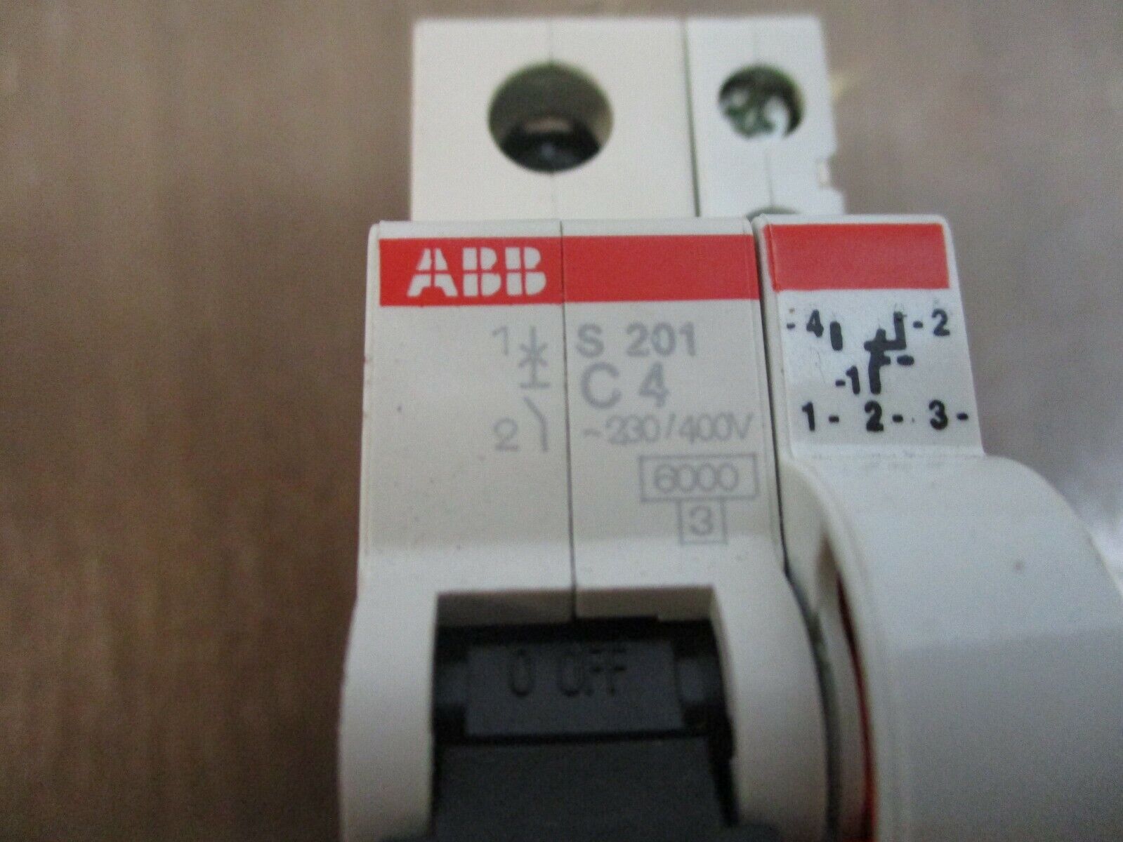 ABB Circuit Breaker w/ Aux Contact S 201 C4 4A 230/400V 1P S2C-H6R Aux Contact