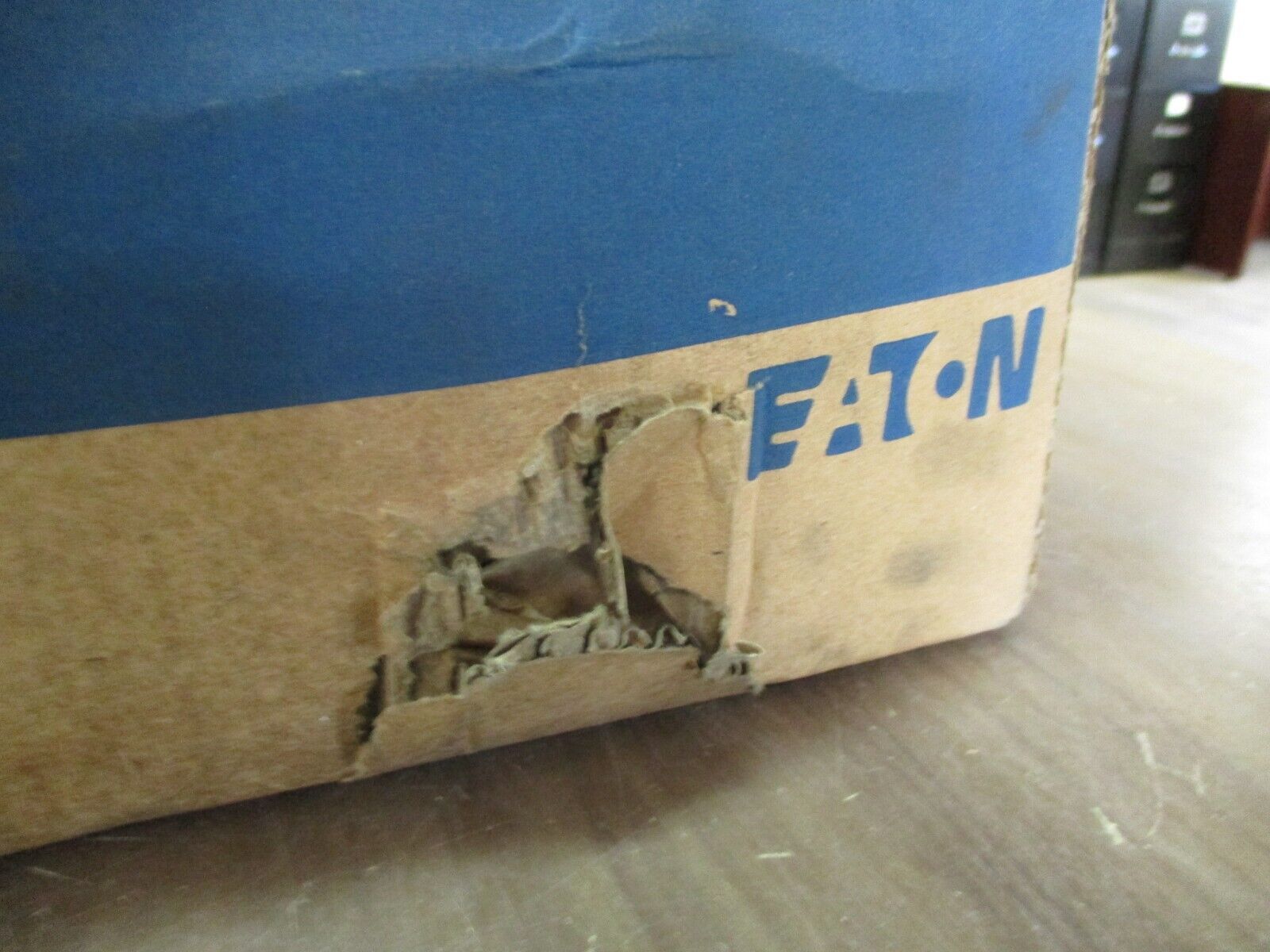 Eaton Char-Lynn Hydraulic Motor 104-1018-006 *Damaged Box* New Surplus