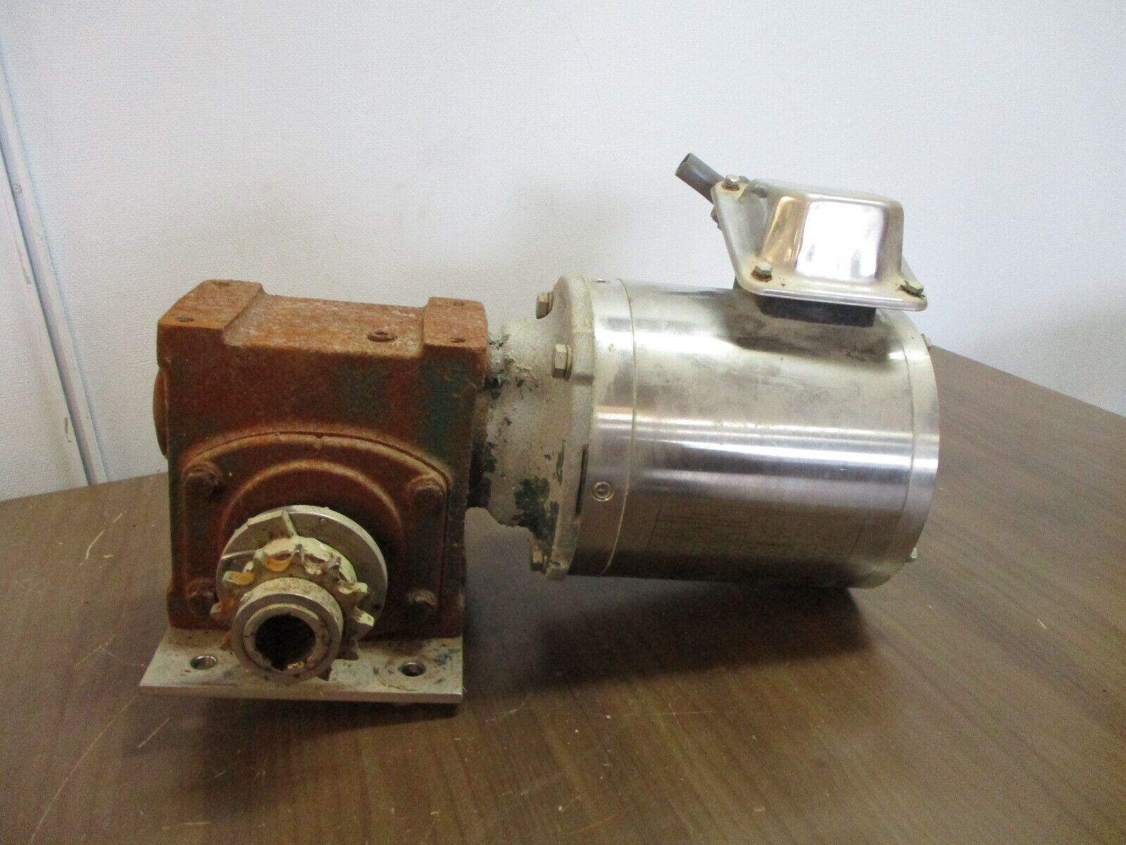 Gator Stainless Steel Motor w/ Gear Reducer CSS NR18-056-13 1/3HP 1800RPM 1/0.6A