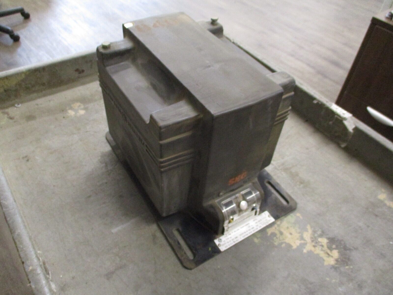 GE Type JVM-5 Voltage Transformer 765X21G2 Ratio 70:1 Pri: 8400V 110kV BIL Used