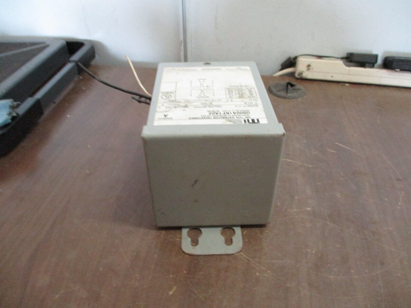 Micron Industries Transformer G500A1KF1A02 Ser. A 0.5kVA Pri: 240/480V 60Hz Used