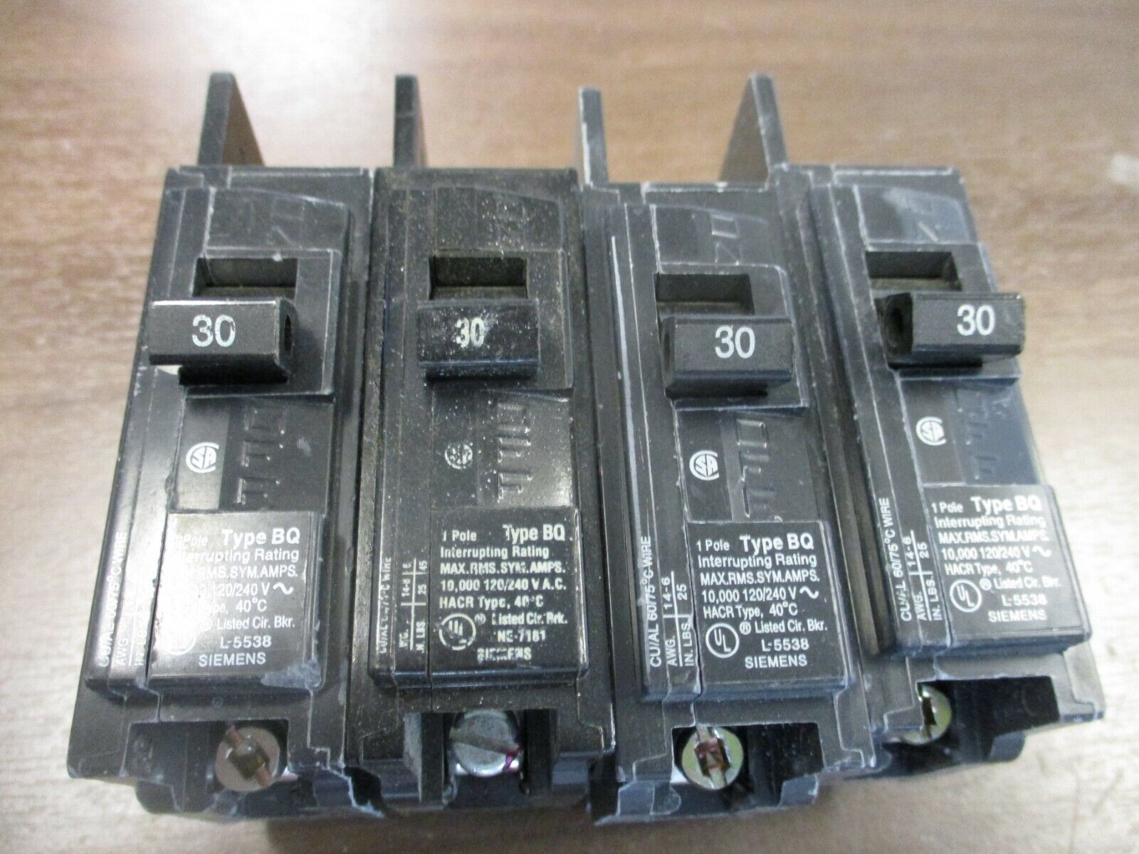 Siemens Type BQ Bolt-On Circuit Breaker BQ1B030 30A 120/240V 1P *Lot of 4* Used