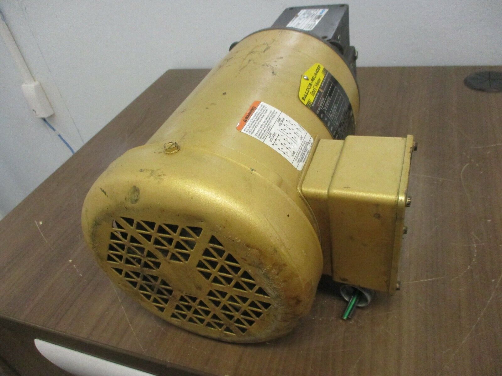 Baldor AC Motor w/ Gear VEM3546 1HP 1800RPM 208-230/460V 3.1-3/1.5A Used