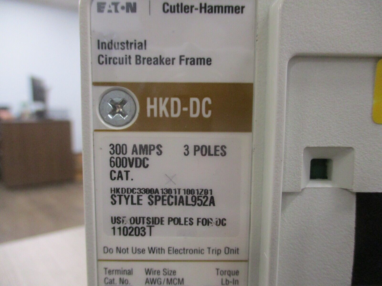 Eaton HKD-DC Circuit Breaker HKDDC 3300A 1301T100 1201 300A 600VDC 3P Used