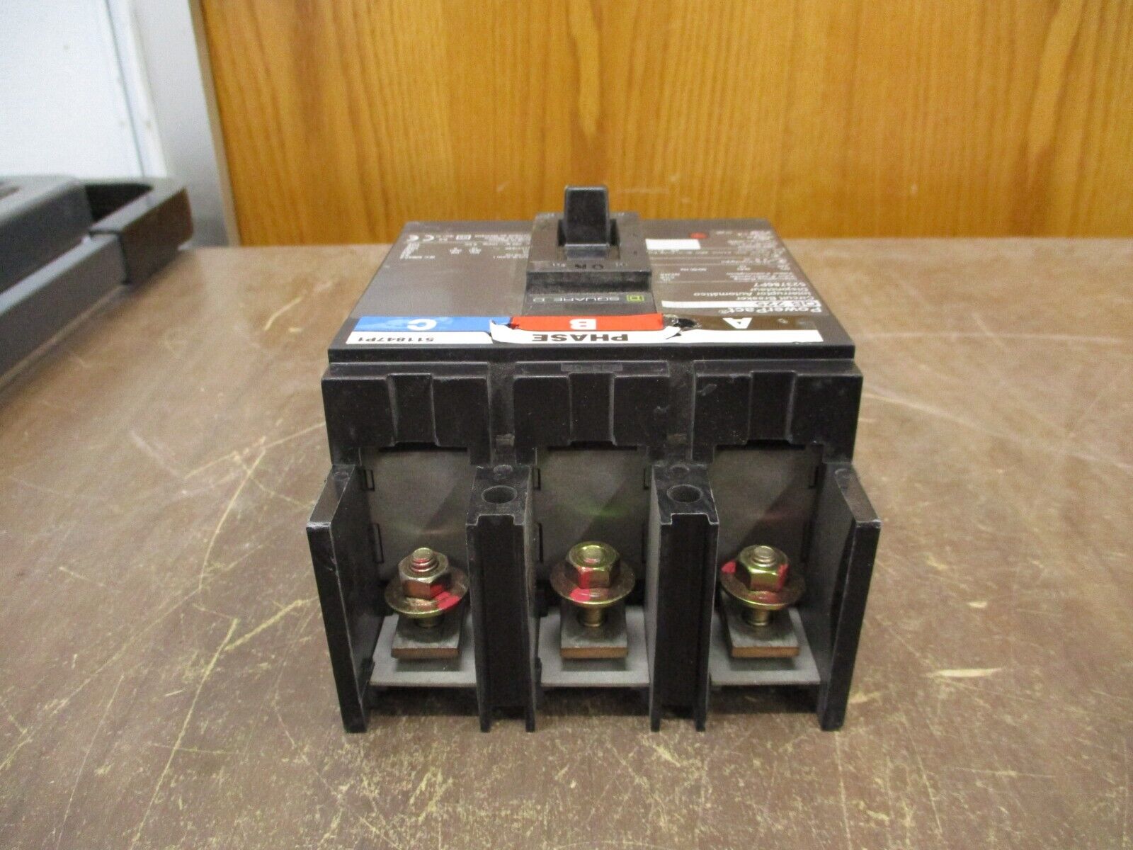 Square D PowerPact QB225 Circuit Breaker QBP32225TP 225A 240V 3P Used