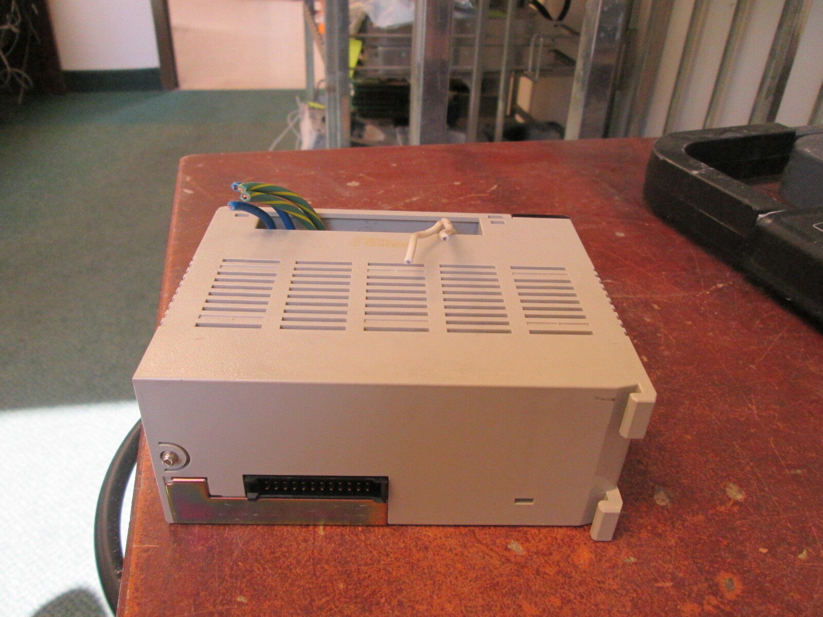 Omron PA204R Power Supply Unit  C200HW-PA204R Used