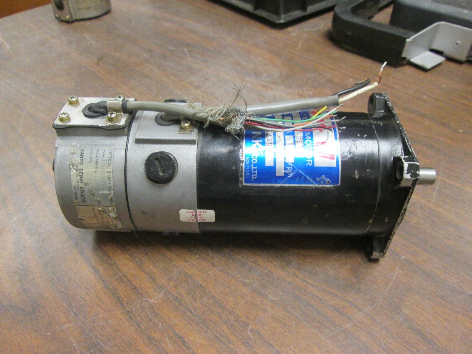 Sanyo Denki Super U DC Servo Motor w/ Optical Shaft Encoder U730-012E18 Used