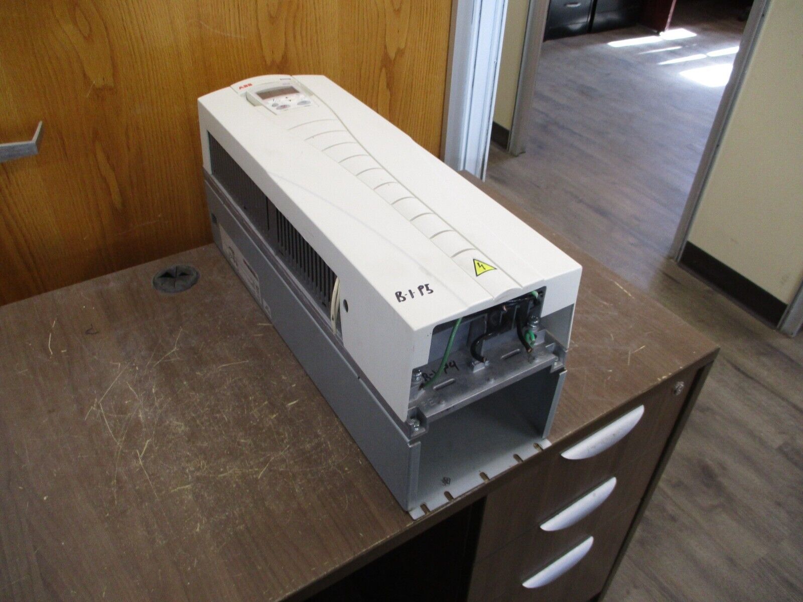 ABB ACX550 AC Drive ACX550-U0-072A-4 50HP 3Ph w/ Keypad Used