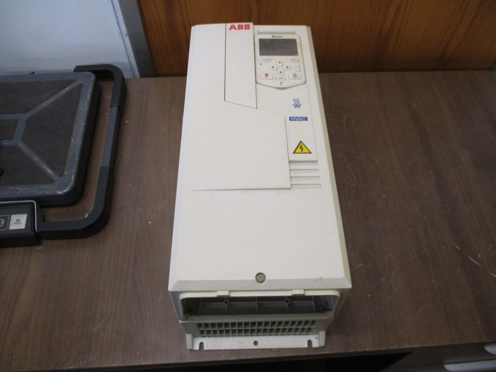 ABB ACH580 AC Drive ACH580-01-027A-4+0J400+P922 20HP 3Ph w/ Keypad Used