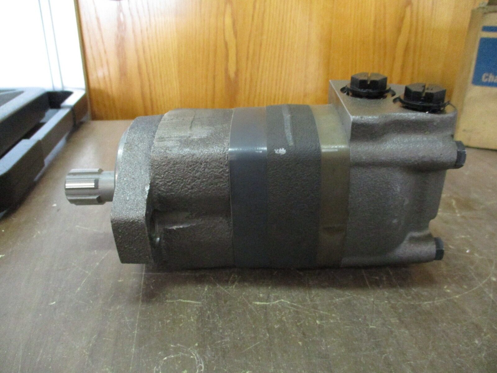 Eaton Char-Lynn Hydraulic Motor 104-1018-006 *Damaged Box* New Surplus