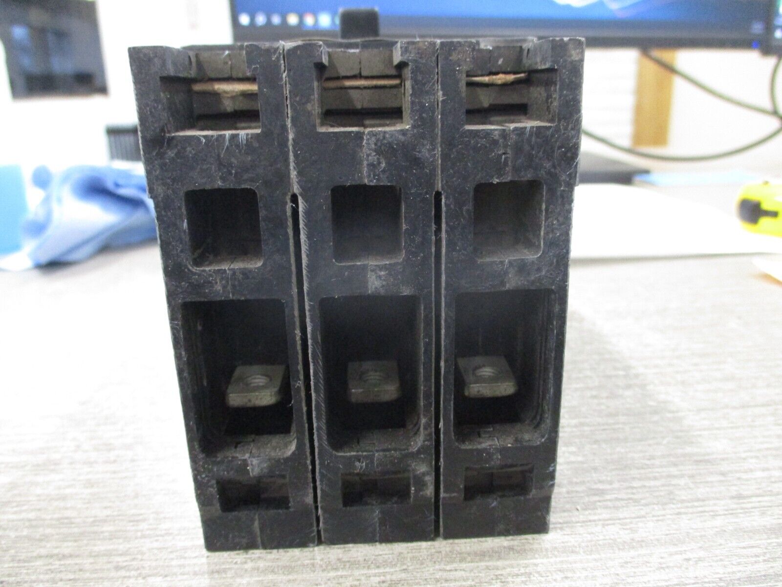 ITE Circuit Breaker E43A030 30A 480V 3P Used