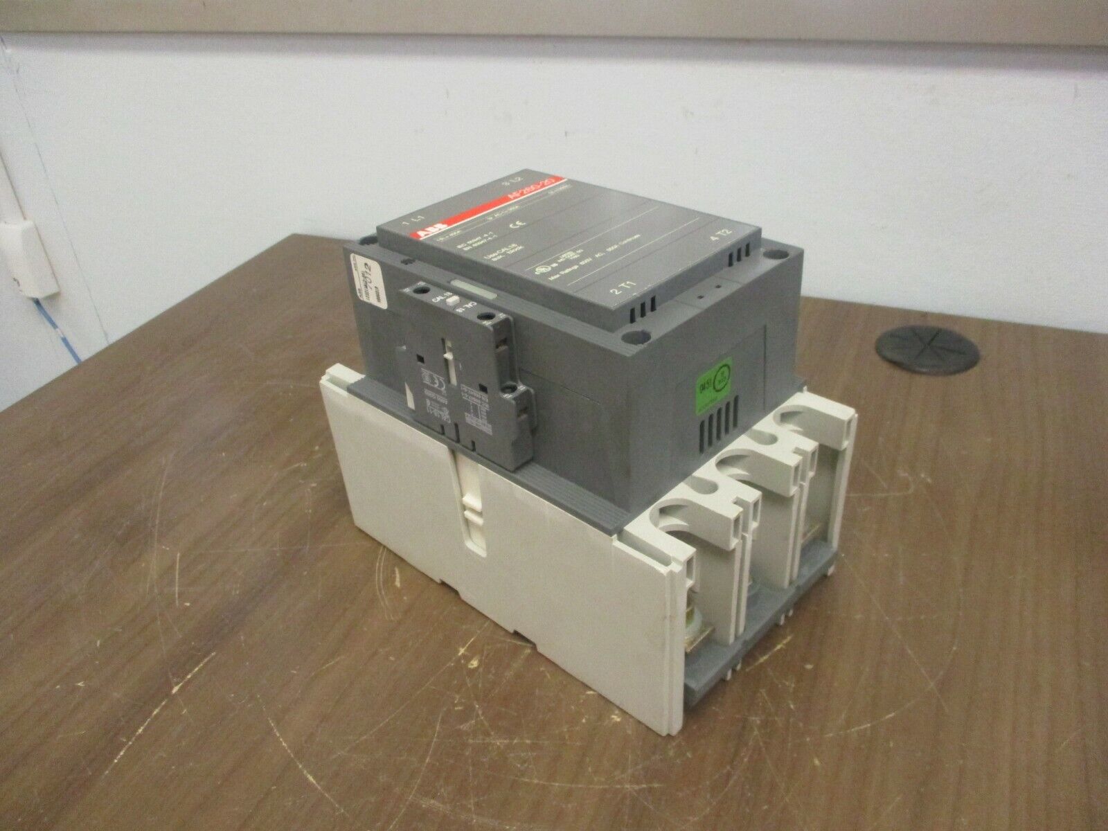 ABB Contactor AF260-20 20-60VDC Coil 350A 600V Used