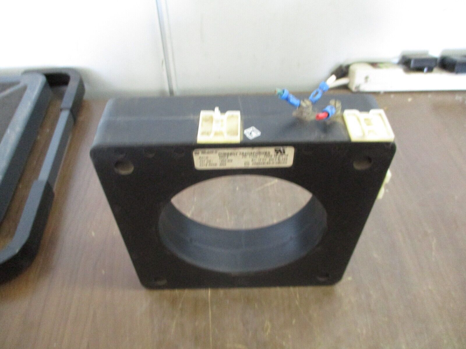 Square D Current Transformer 120R-302 Ratio 3000:5A 600V 25-400Hz 10kV BIL Used