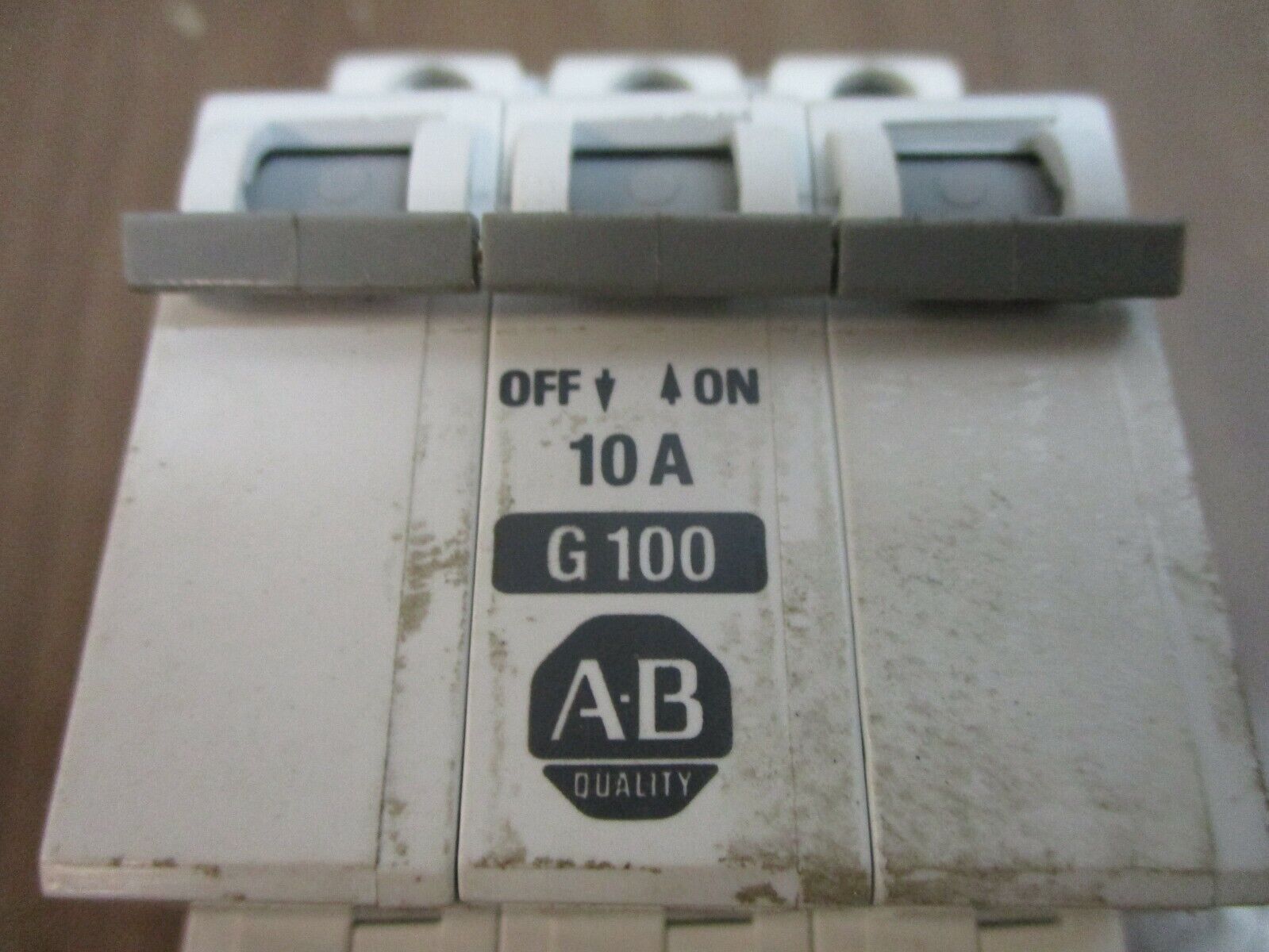 Allen-Bradley Circuit Breaker 1492-CB3-G100 10A, 3P *Chipped Mounting* Used