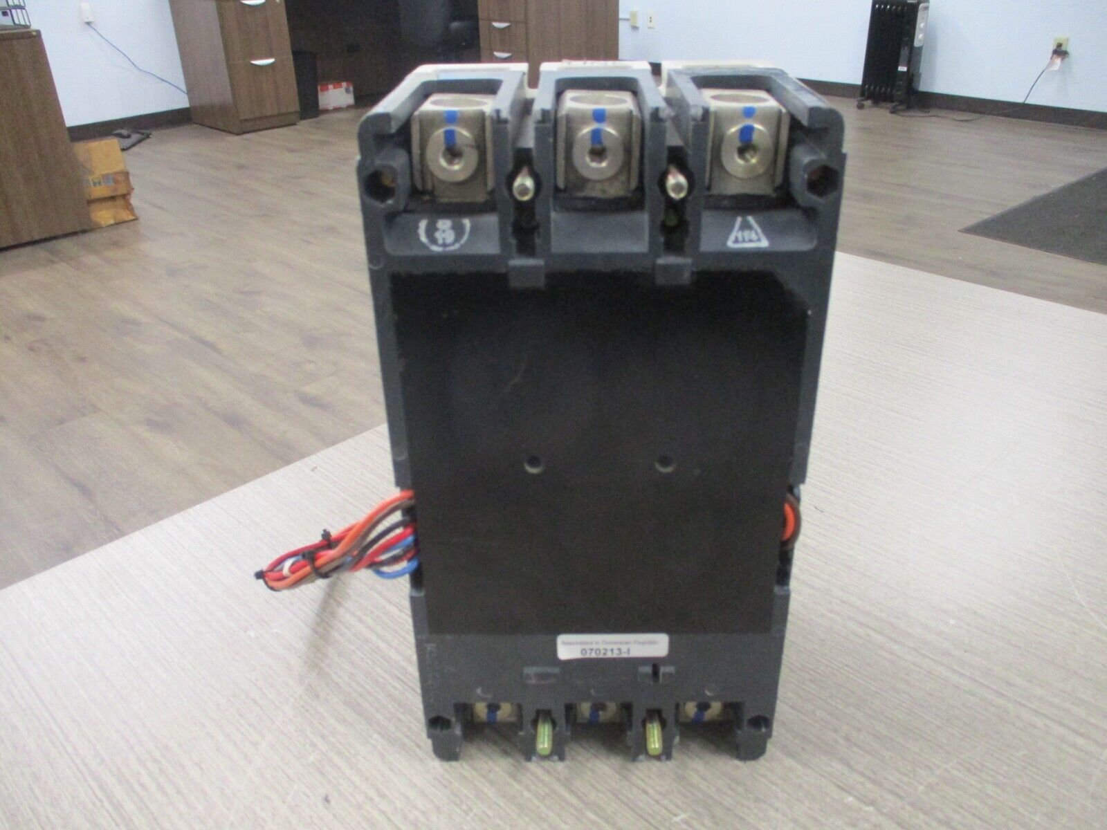 Eaton HKD-DC Circuit Breaker HKDDC 3400A1301T1001201 400A 600VDC 3P Used