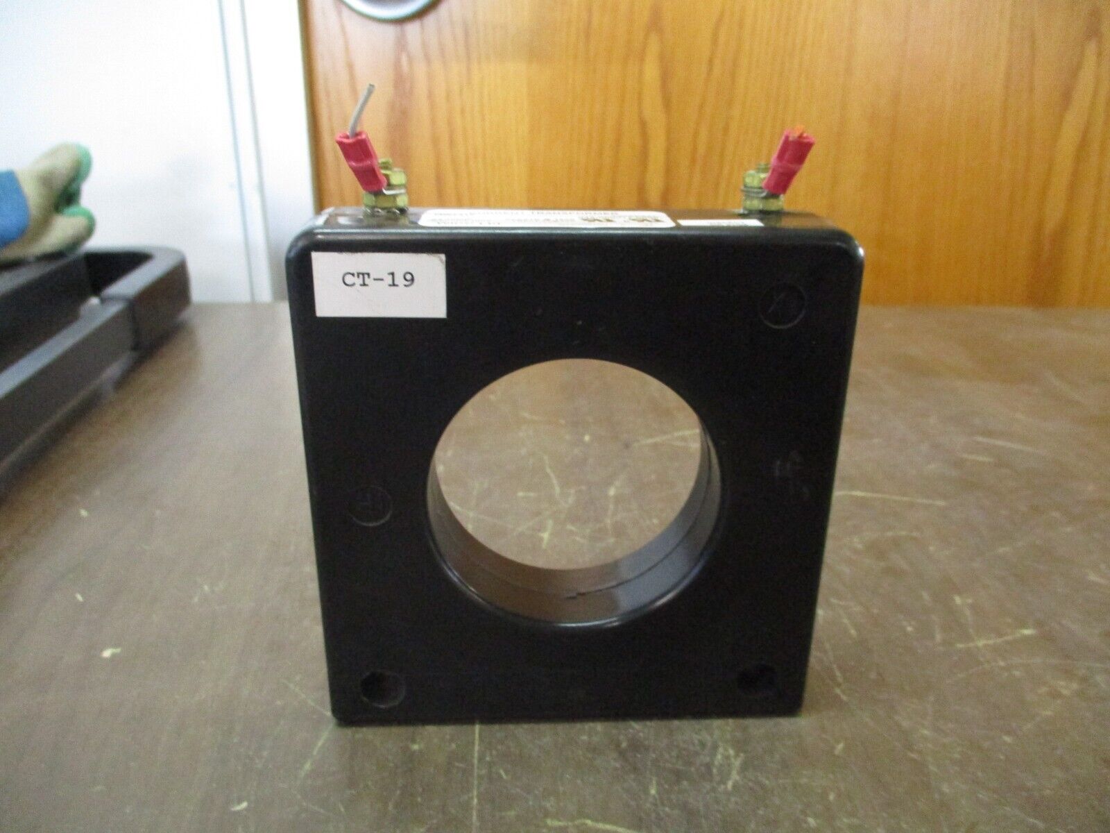 WICC Current Transformer MW1312 Ratio 1000:1A 600V 50-400 Hz Used