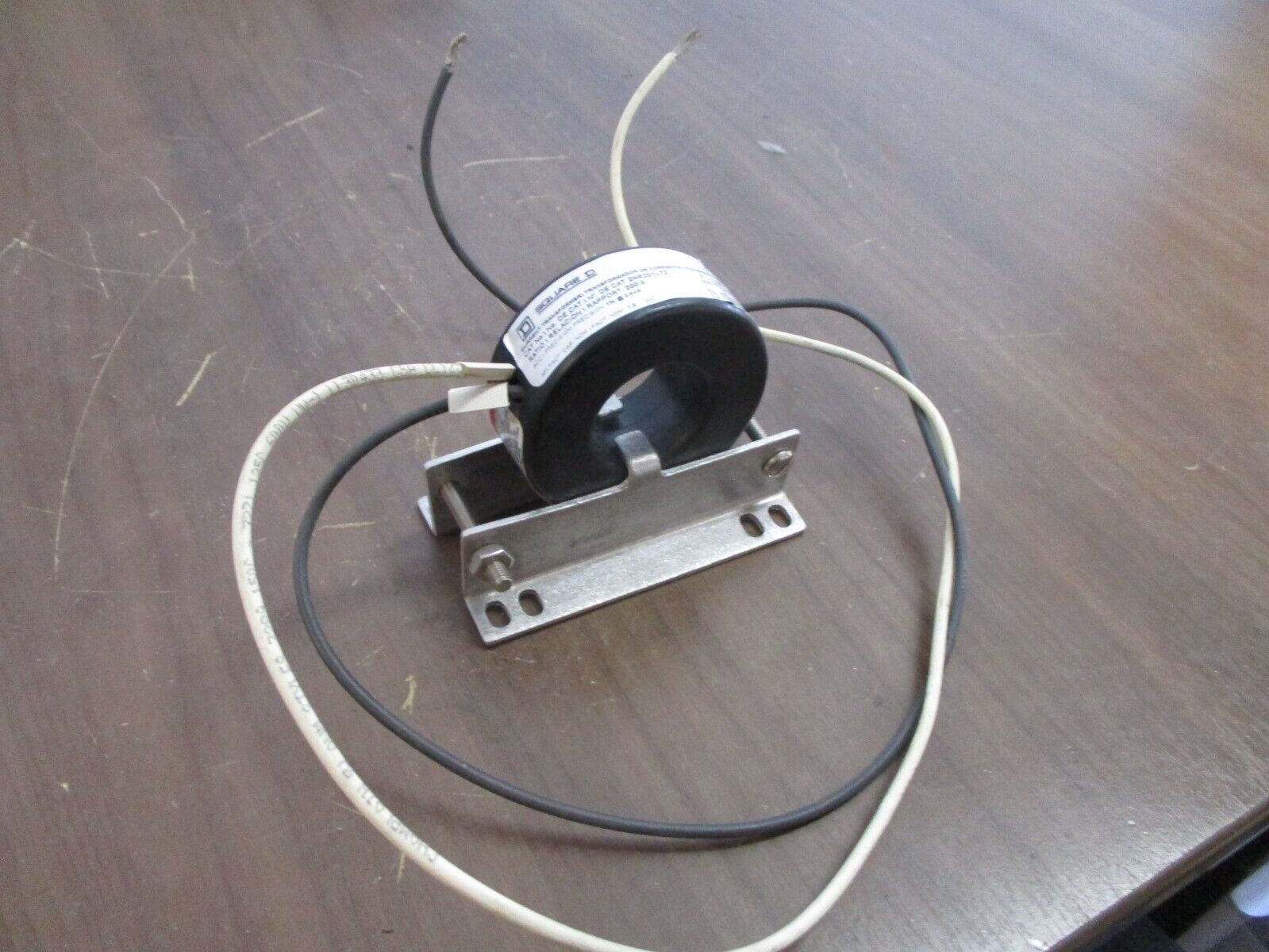 Square D Current Transformer 2NR201L72 Ratio 200:5A 600V 50-400Hz Used