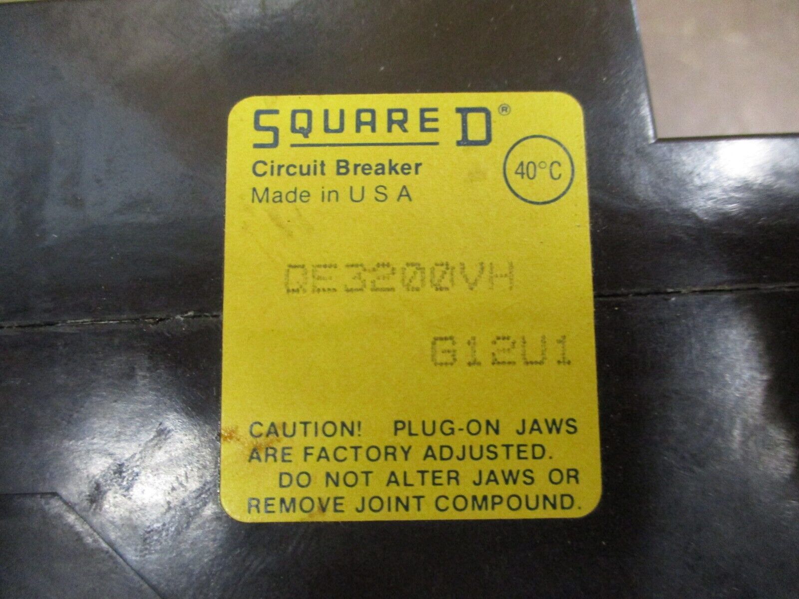 Square D Circuit Breaker QE3200VH 200A 240V 3P 22K AIC Used