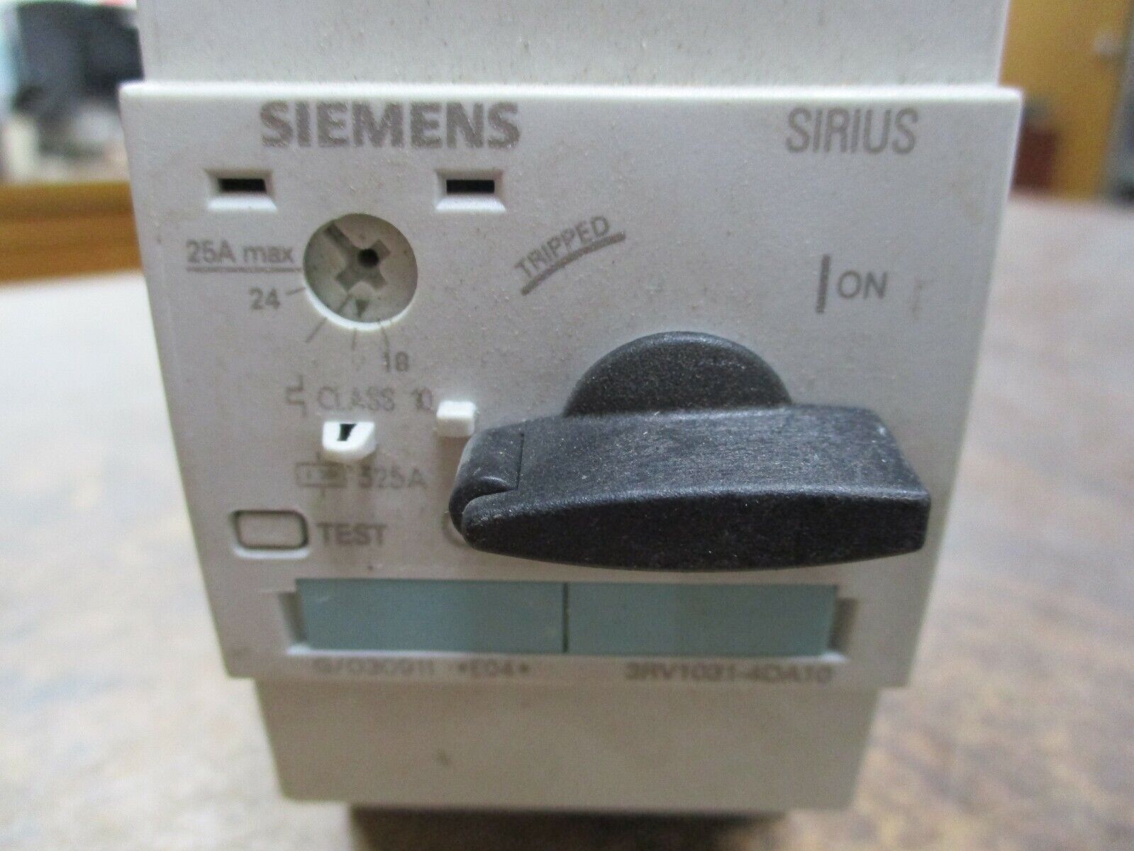 Siemens Sirius Motor Protector 3RV1031-4DA10 Trip: 18-25A Used