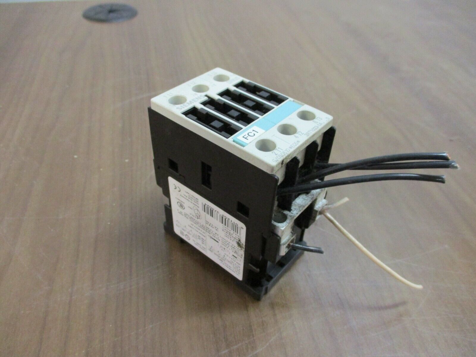 Siemens, Sirius Contactor, Part #: 3RT1023-1A..0, 24V Coil, 35A, 600V, Used