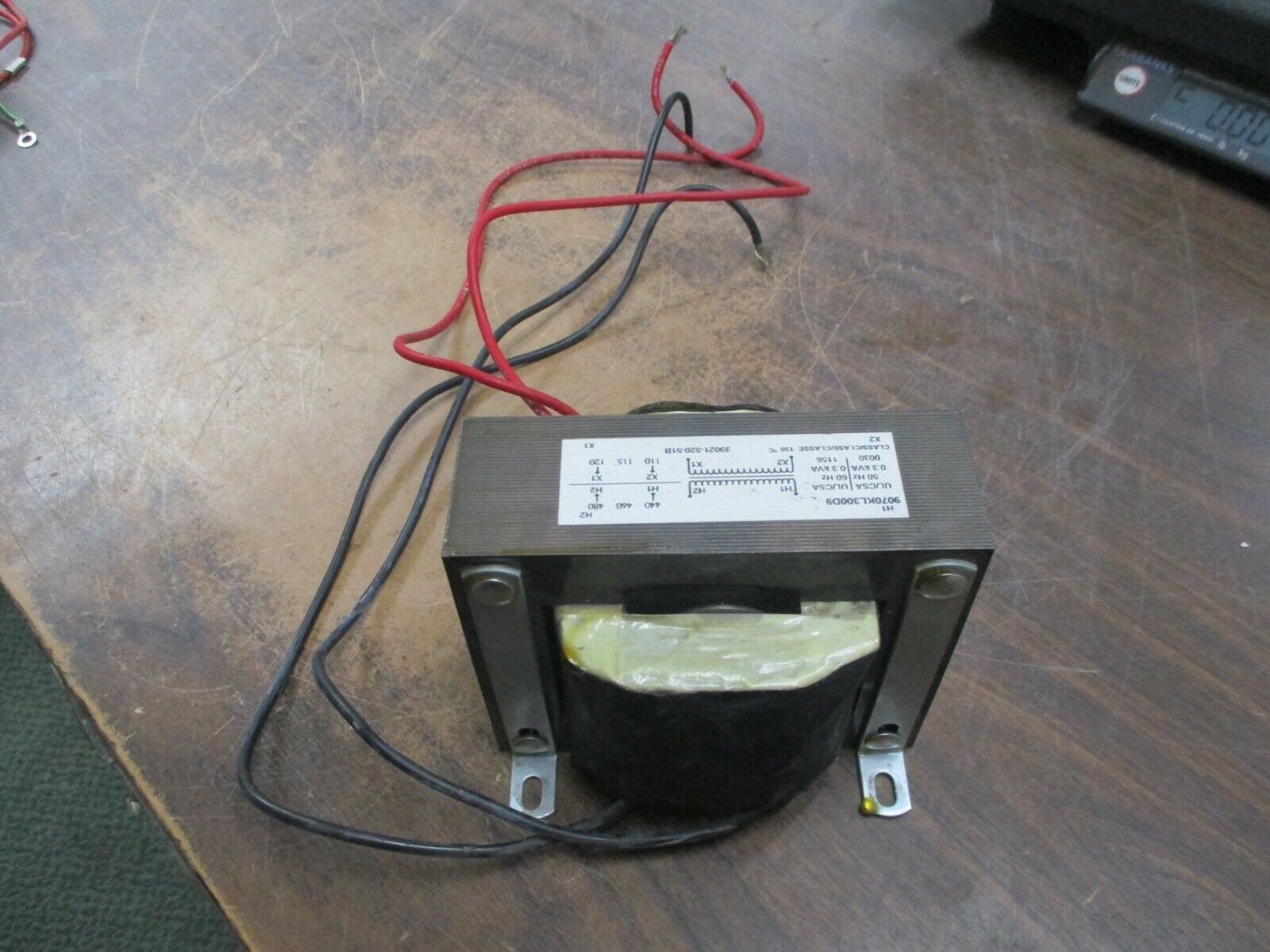 Square D Transformer 9070KL300D9 0.300KVA Pri: 480V Sec: 120V Used