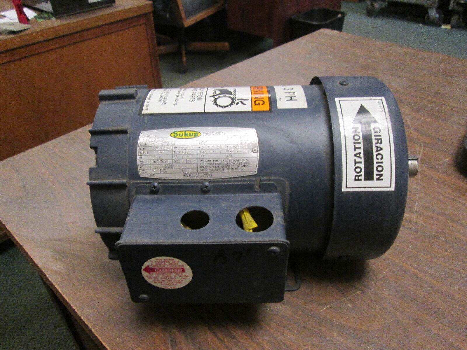 Sukup P6T17FB6F AC Motor 110235.00 1.5HP 1725/1425RPM FR:F56Z ENCL:TEFC 3Ph Used