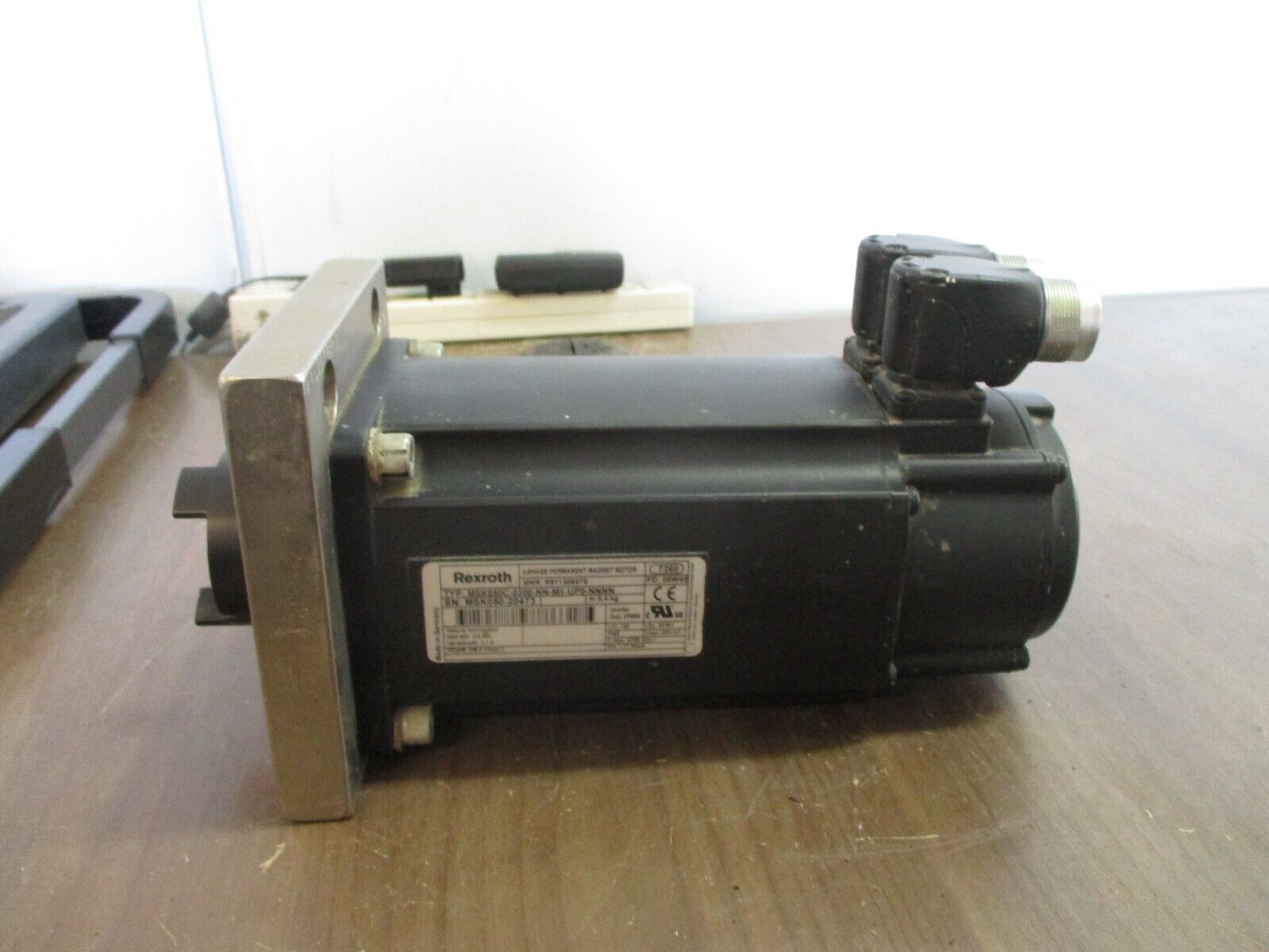 Rexroth Servo Motor MSK050C-0300-NN-M1-UP0-NNNN 600V 1.77Nm/A nMax: 4700min-1