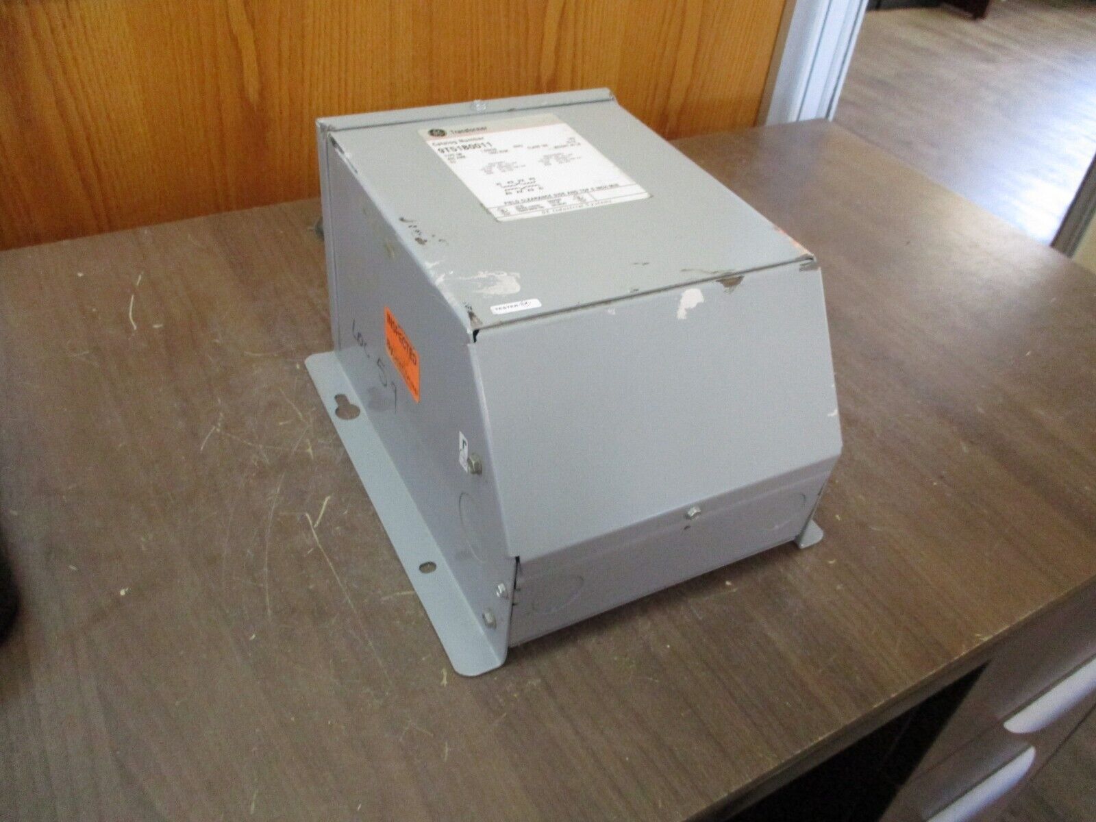 GE Transformer 9T51B0011 1.50 KVA Pri. 240 x 480V Sec. 120 x 240V 1PH 60HZ Used