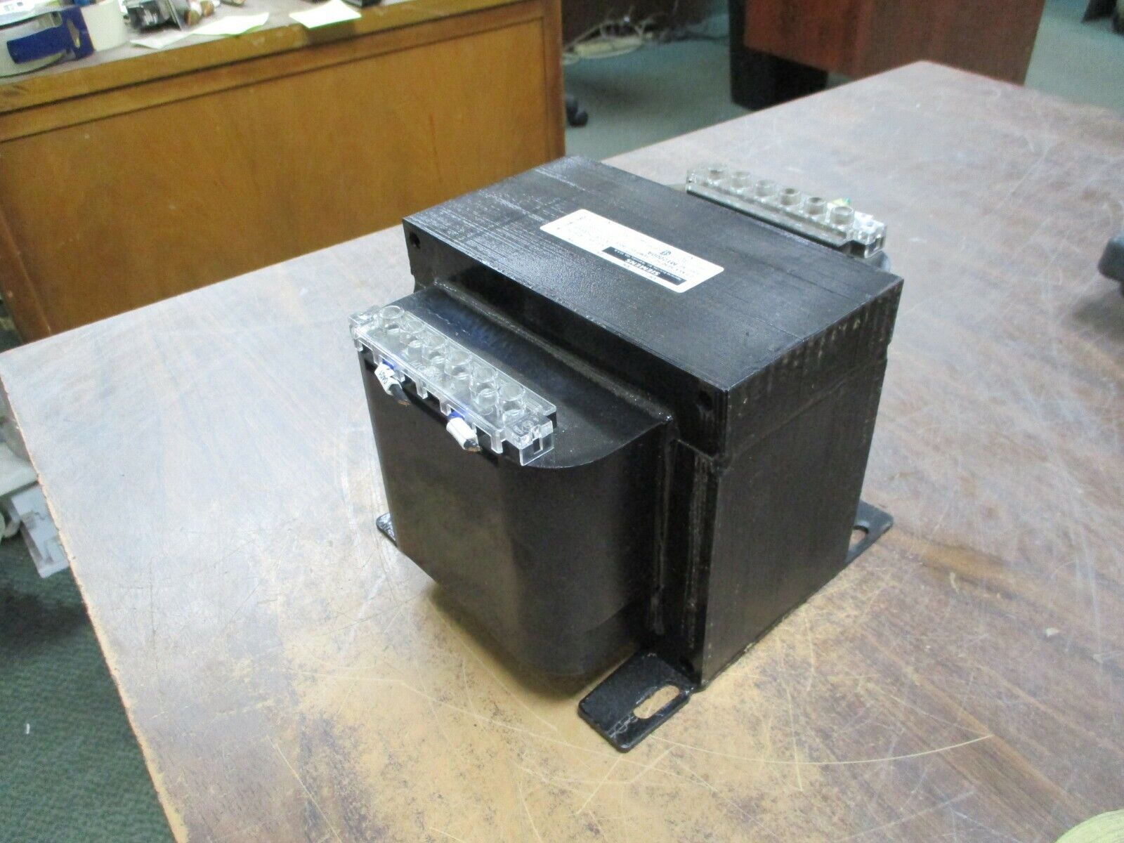 Siemens Transformer MT2000A 2.0KVA Pri: 240/480V Sec: 120V 50/60Hz Used