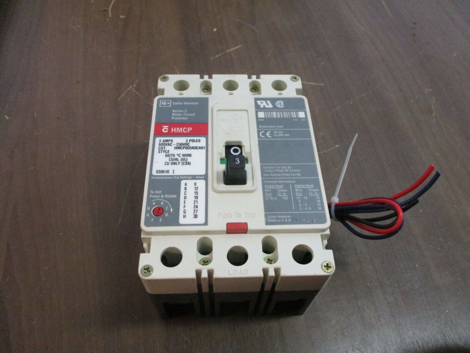 Cutler-Hammer Circuit Breaker w/ Aux HMCP003A0CA01 3A 600V 3P Used