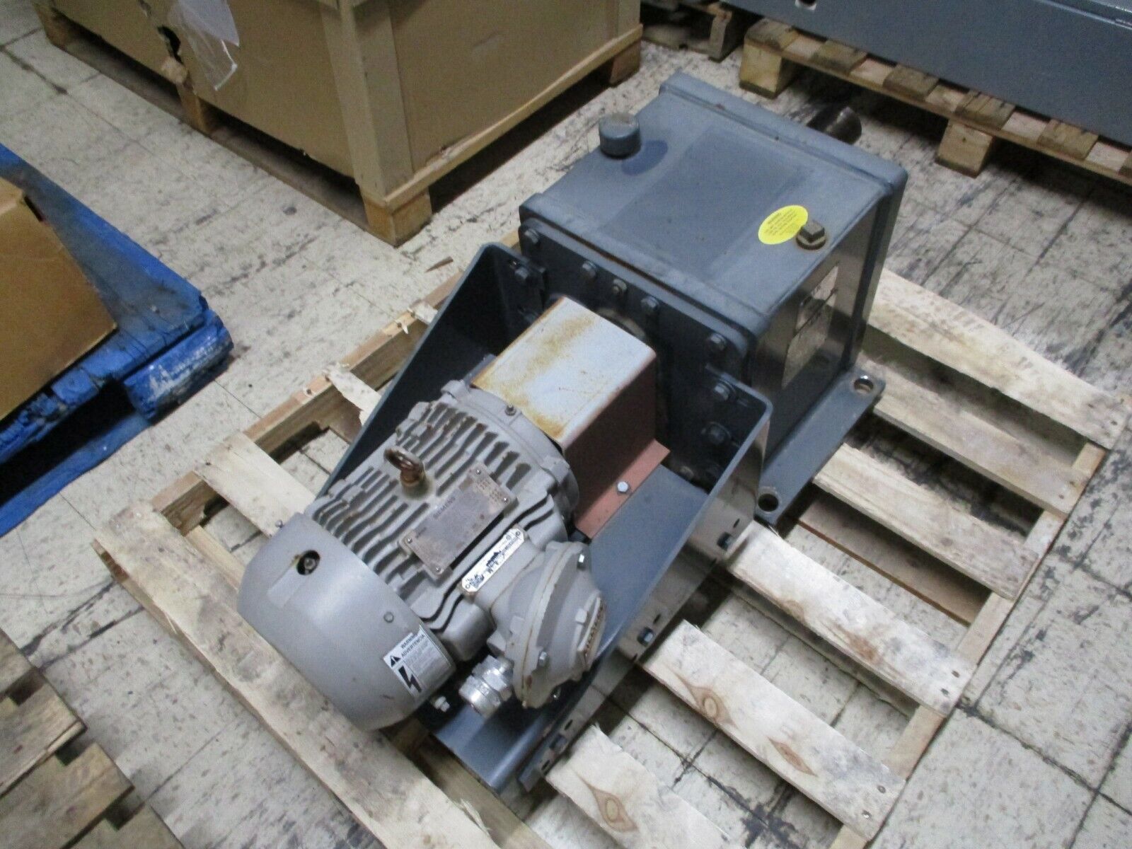 Falk Motor w/ Gear 1MB21211CB314AG3 / 2060FZ36 002 5HP 1800RPM Ratio:190.10 Used