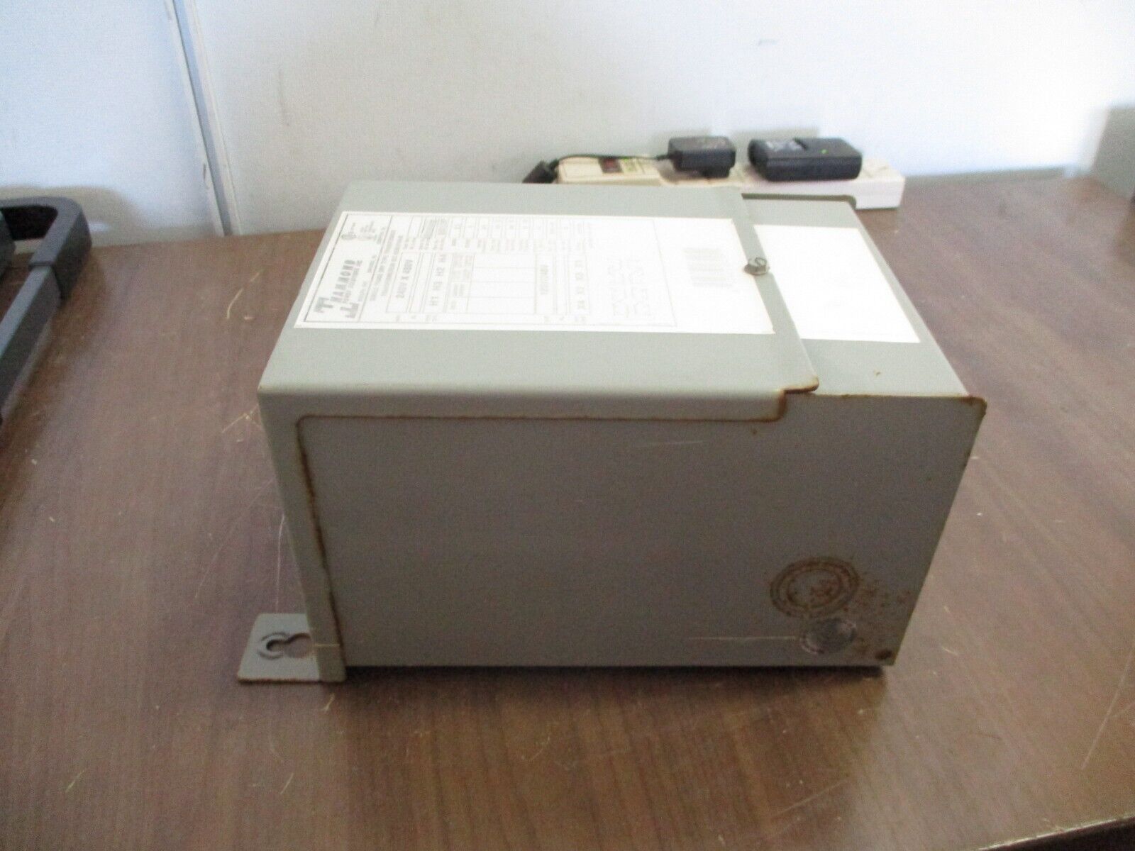 Hammond Transformer Q002LEKF 2kVA Pri: 240/480V Sec: 120/240V Nema 3R 60Hz Used