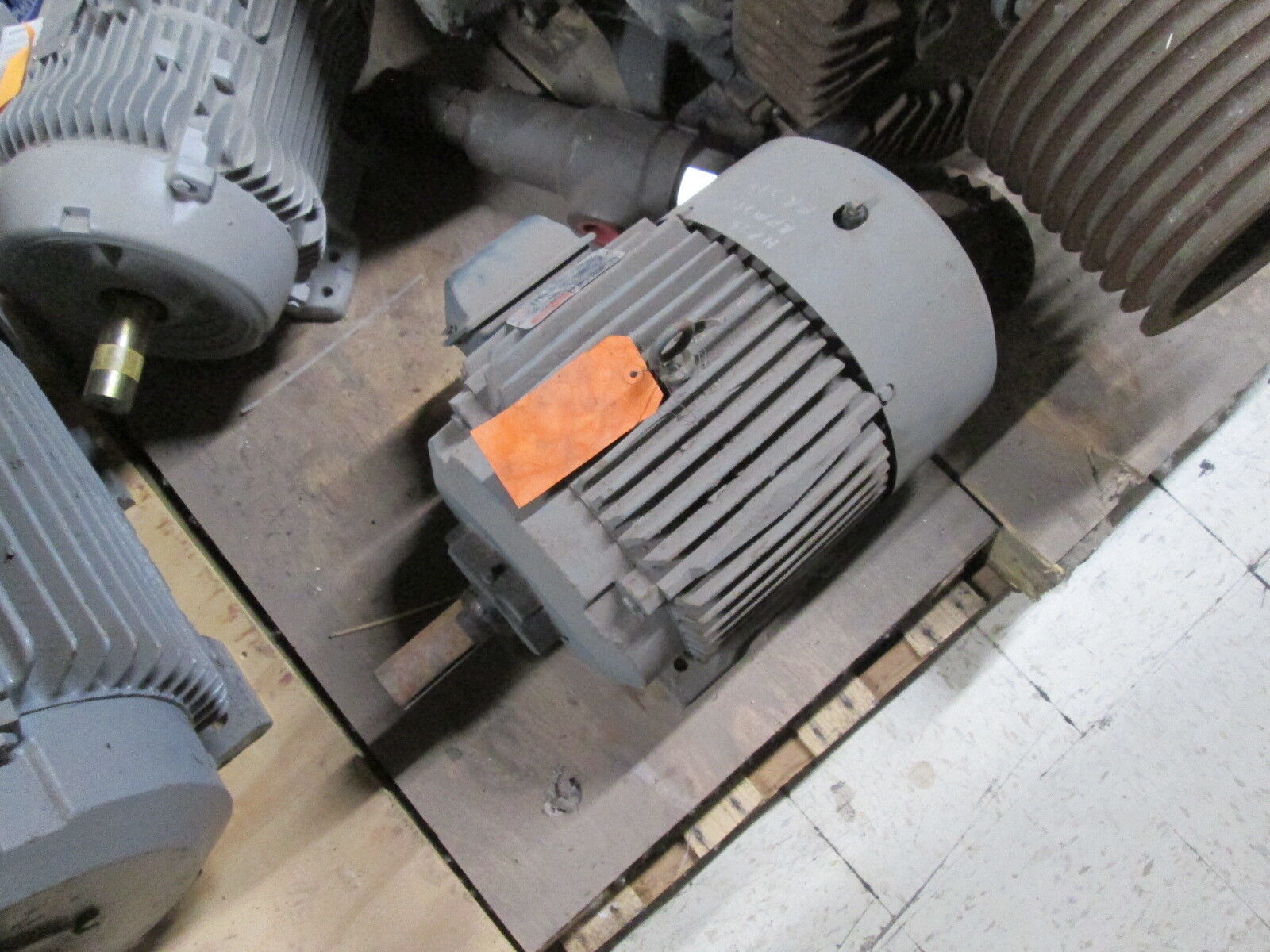 Reliance AC Motor P25G0371E-G19-VP/MN2820 15HP 3600RPM FR:254T ENCL:TEFC Used