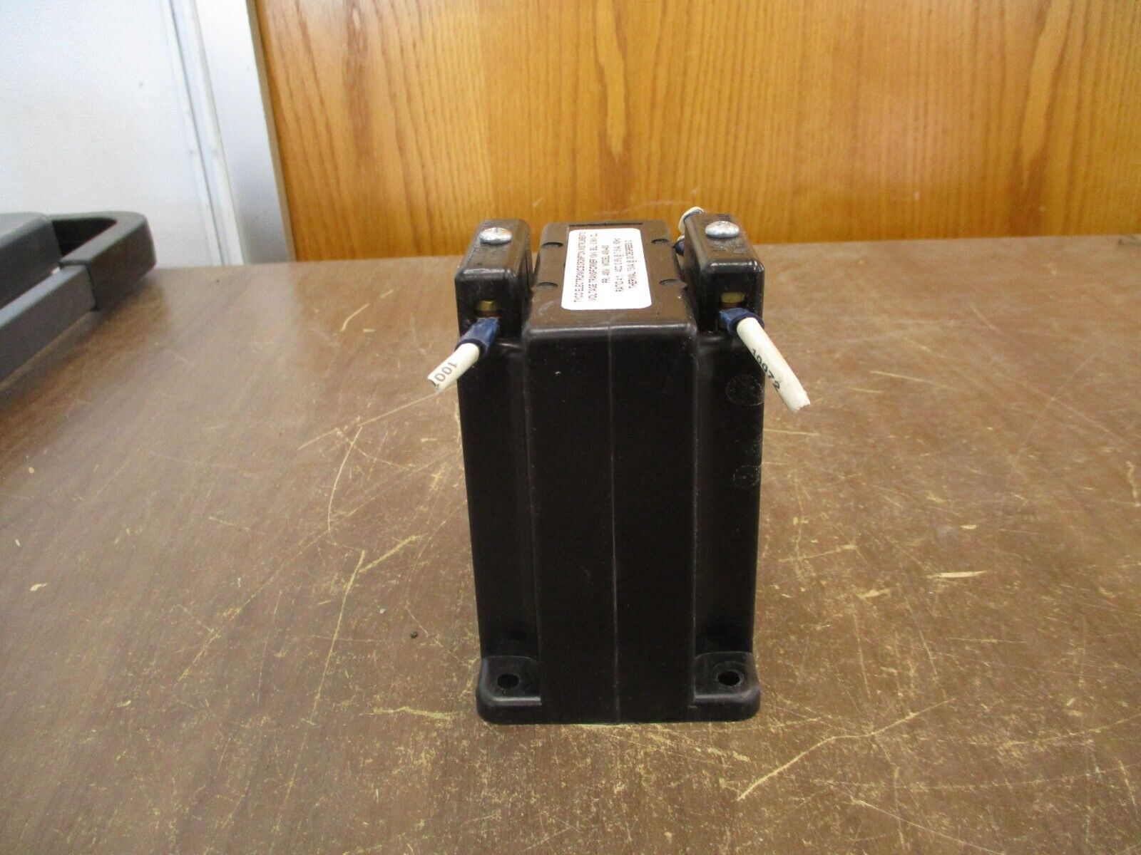 Tyco / Crompton Voltage Transformer 468-480 Pri: 480V Ratio 4:1 10kV BIL 60Hz