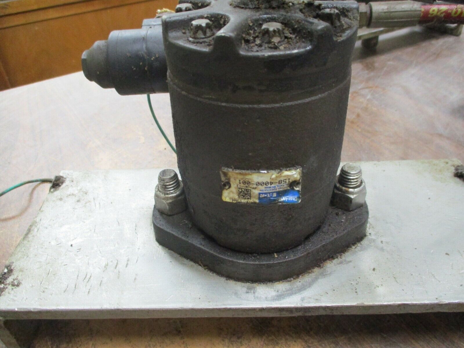 Eaton Char-Lynn Hydraulic Motor 158-400-001 Displacement: 2.2 Cubic In Per Rev.