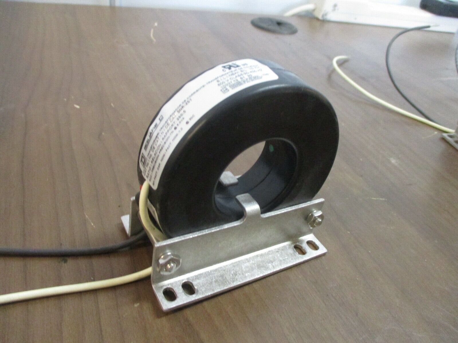 Square D Current Transformer 5NR-251 Ratio 250:5A 600V 50-400Hz 10kV BIL Used