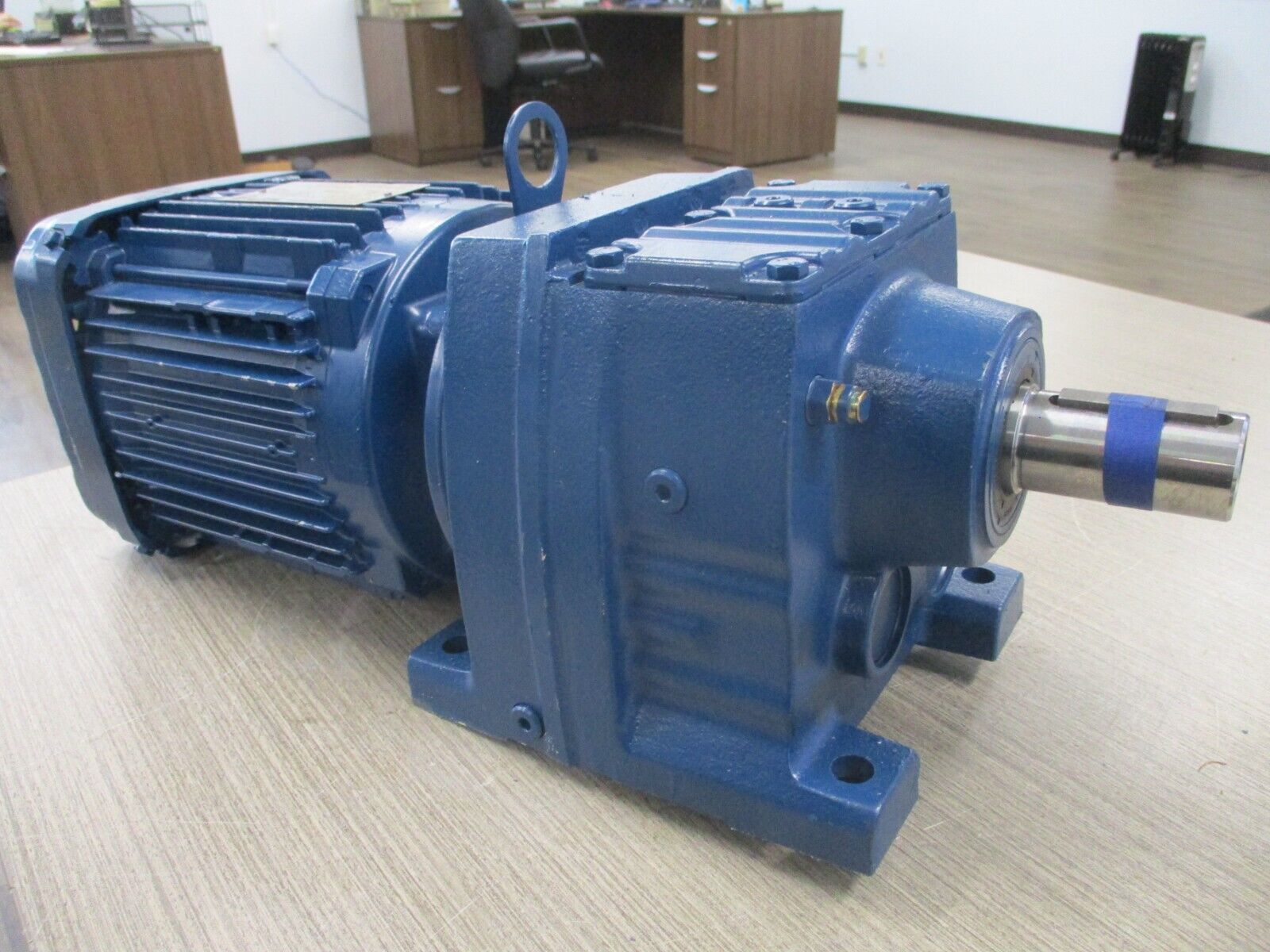 Sew-Eurodrive Gearmotor R47 DRN 90S4 Ratio 14.56 121 RPM Out 1.5 HP 230/460V